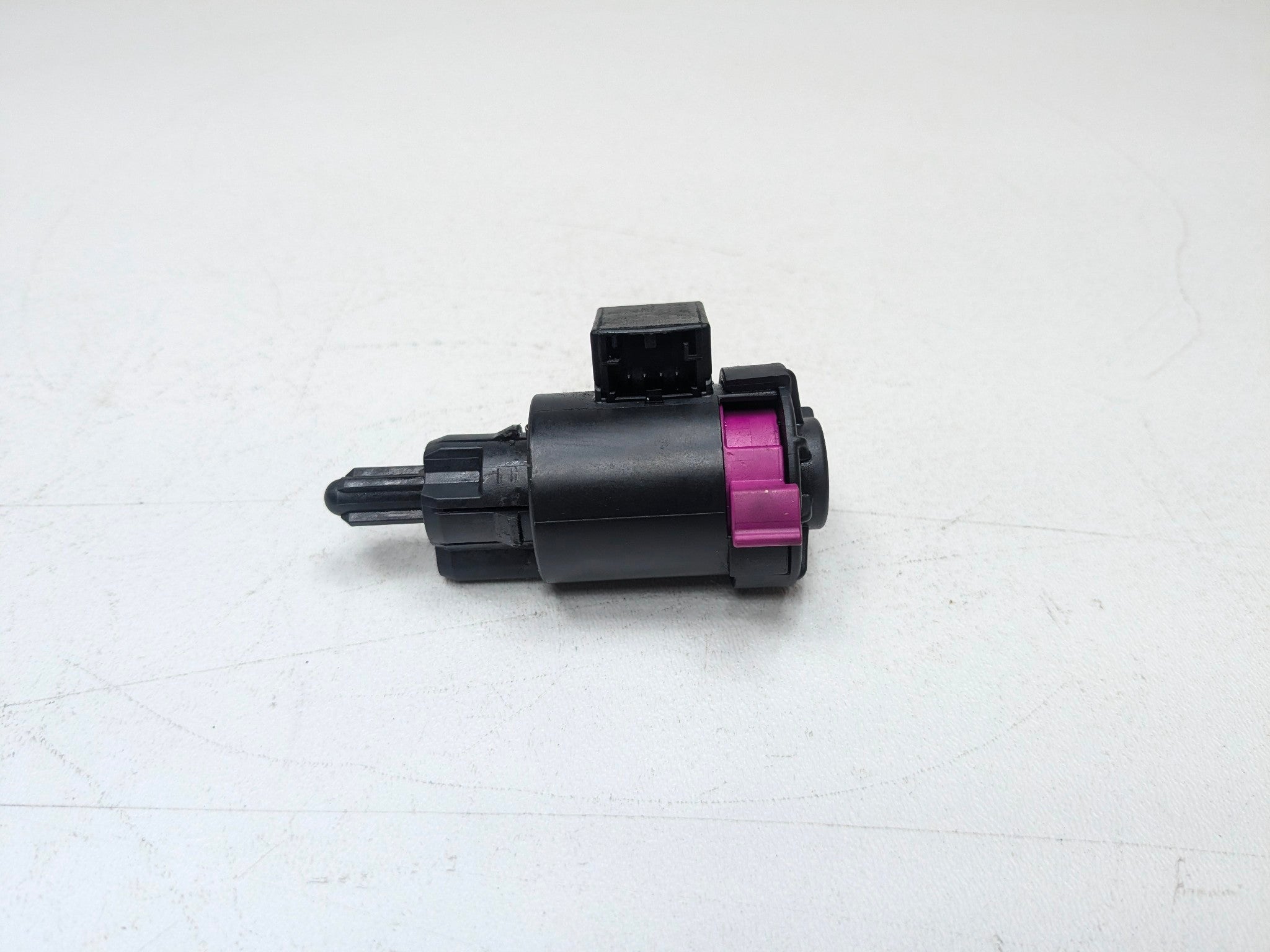 2008 - 2011 OEM AUDI A4 BRAKE PEDAL SENSOR CONTROL SWITCH ASSEMBLY