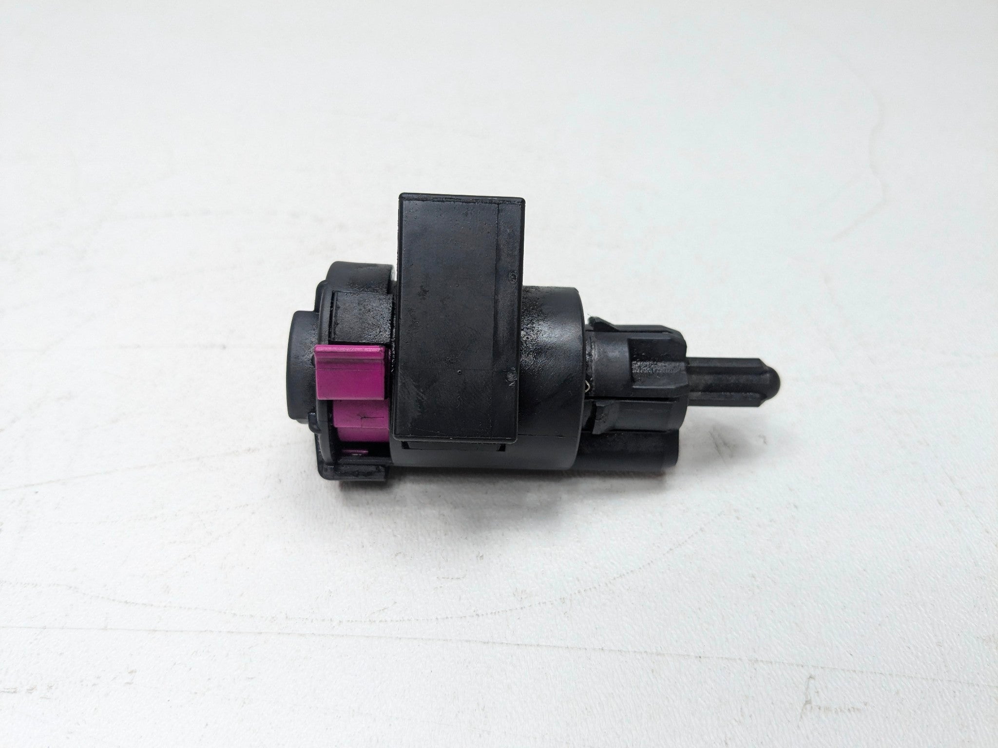 2008 - 2011 OEM AUDI A4 BRAKE PEDAL SENSOR CONTROL SWITCH ASSEMBLY