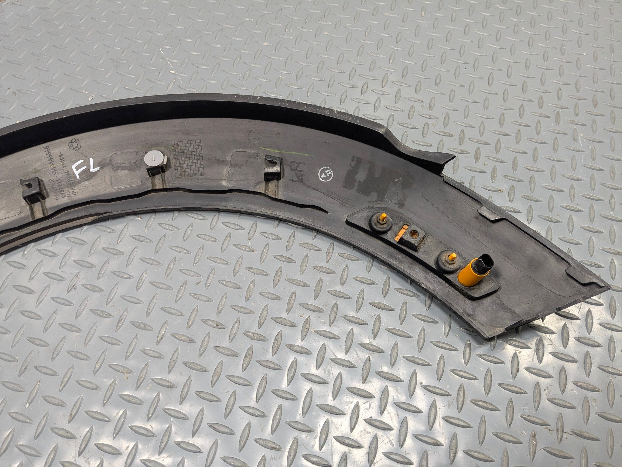 06 - 13 OEM MINI COOPER FRONT LEFT DRIVER SIDE FENDER FLARE BODY MOLDING TRIM