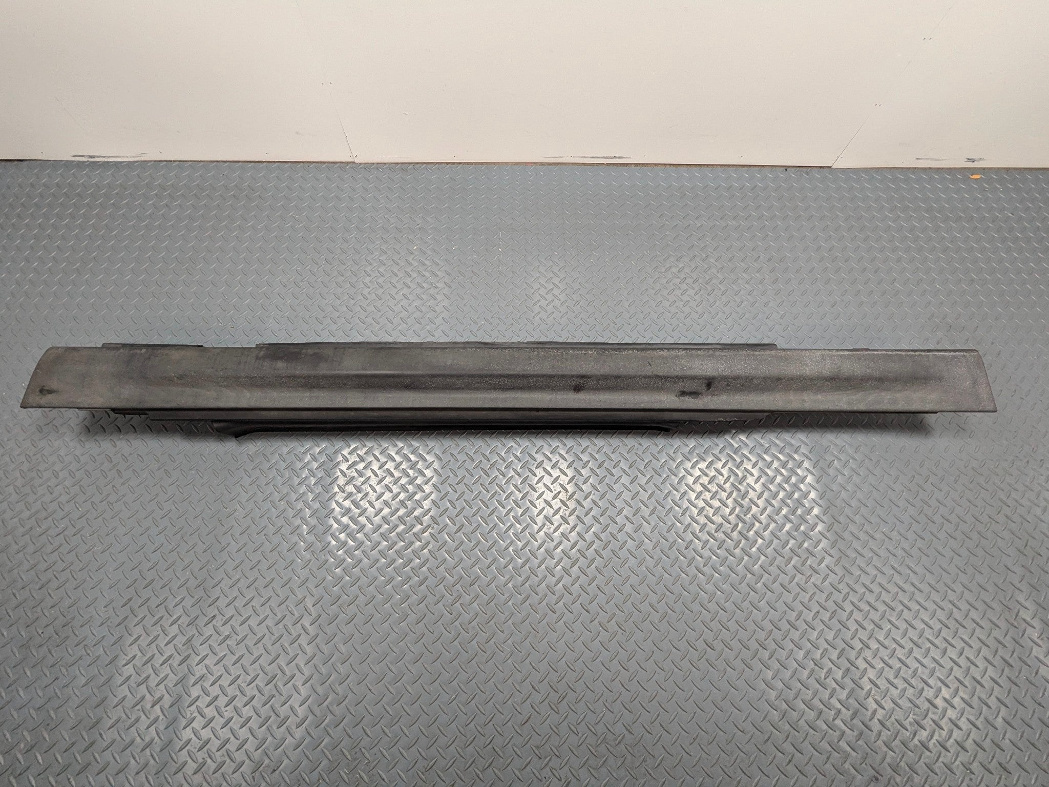 06 - 13 OEM MINI COOPER RIGHT PASSENGER SIDE ROCKER PANEL SKIRT MOULDING TRIM