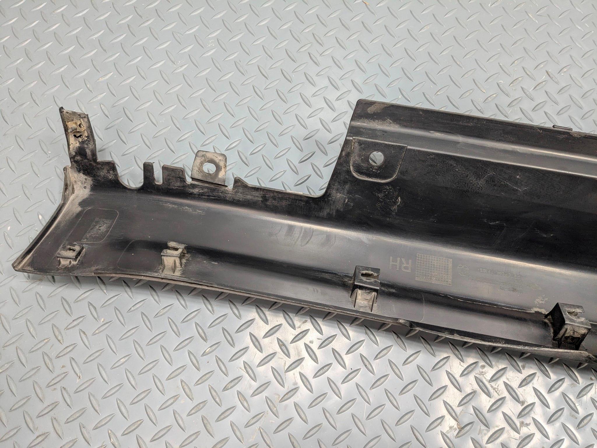 06 - 13 OEM MINI COOPER RIGHT PASSENGER SIDE ROCKER PANEL SKIRT MOULDING TRIM