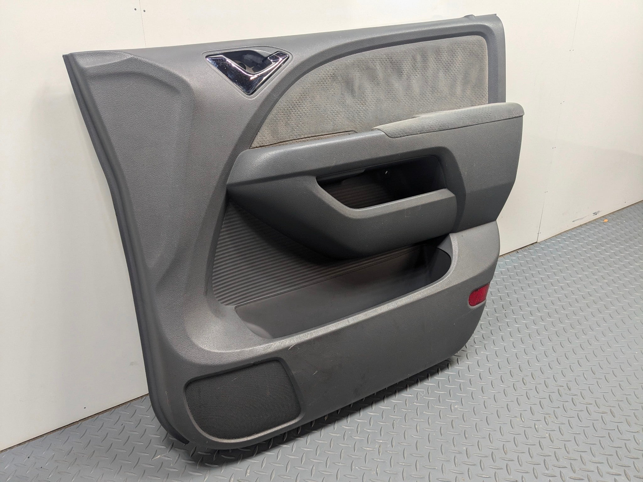 05 - 10 OEM HONDA ODYSSEY FRONT RIGHT PASSENGER SIDE INTERIOR DOOR TRIM PANEL