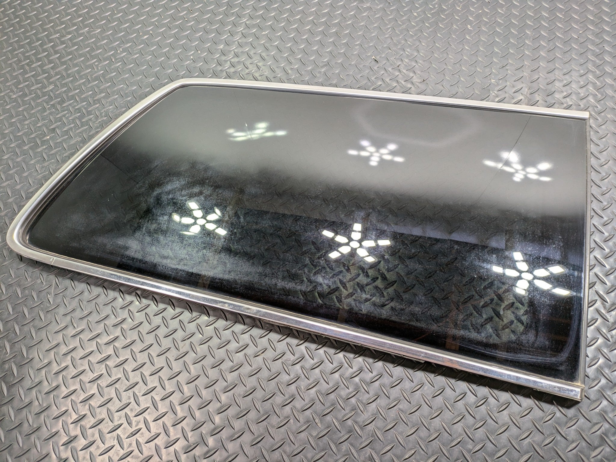 05 - 10 OEM HONDA ODYSSEY REAR RIGHT PASSENGER SIDE DOOR WINDOW QUARTER GLASS