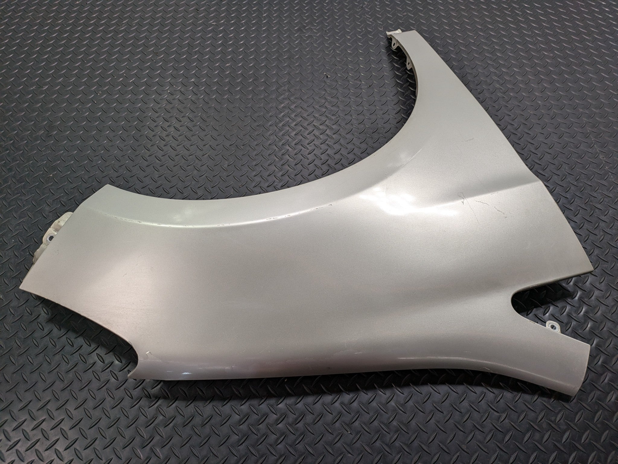 05 - 10 OEM HONDA ODYSSEY FRONT RIGHT PASSENGER SIDE FENDER SILVER