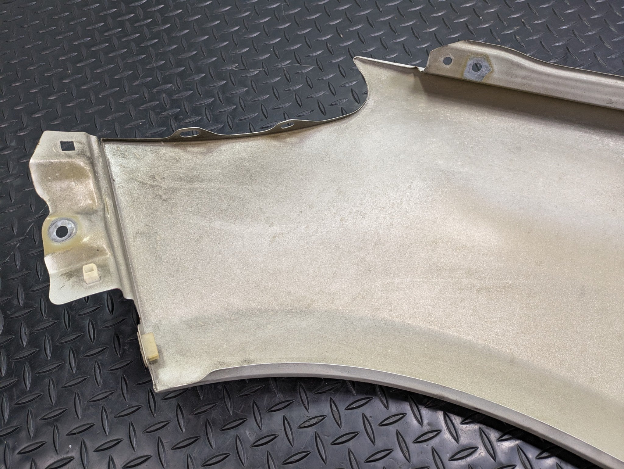 05 - 10 OEM HONDA ODYSSEY FRONT RIGHT PASSENGER SIDE FENDER SILVER