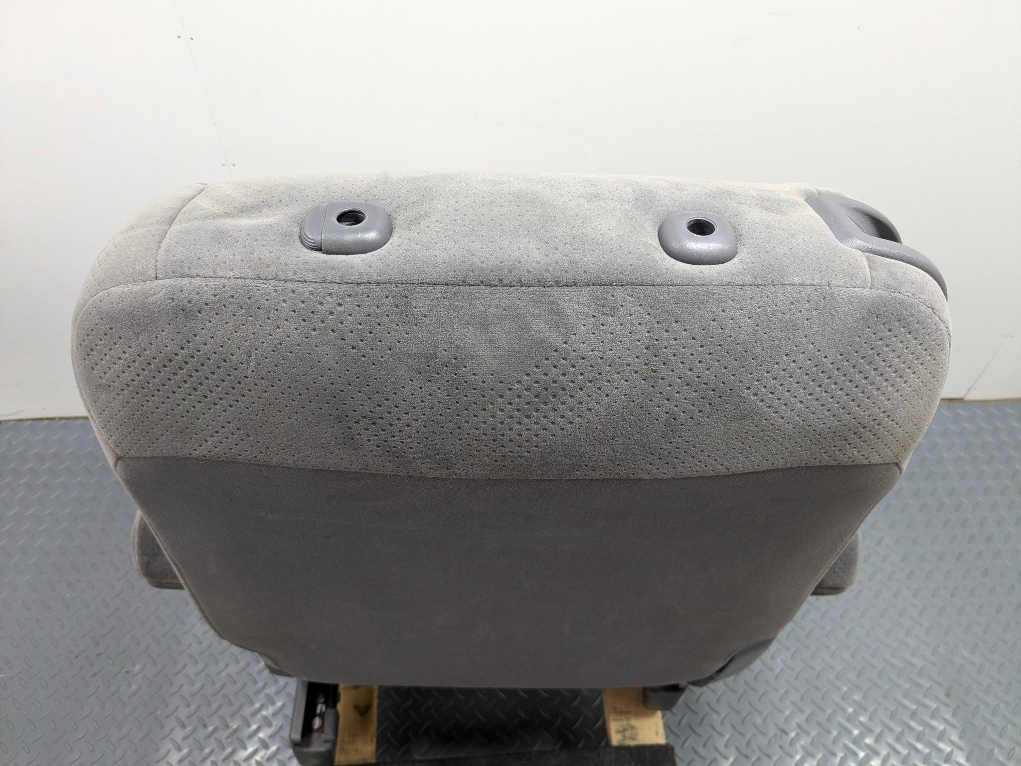 05 - 10 OEM HONDA ODYSSEY REAR RIGHT SIDE SECOND ROW SEAT WITH SEATBELT BUCKLE