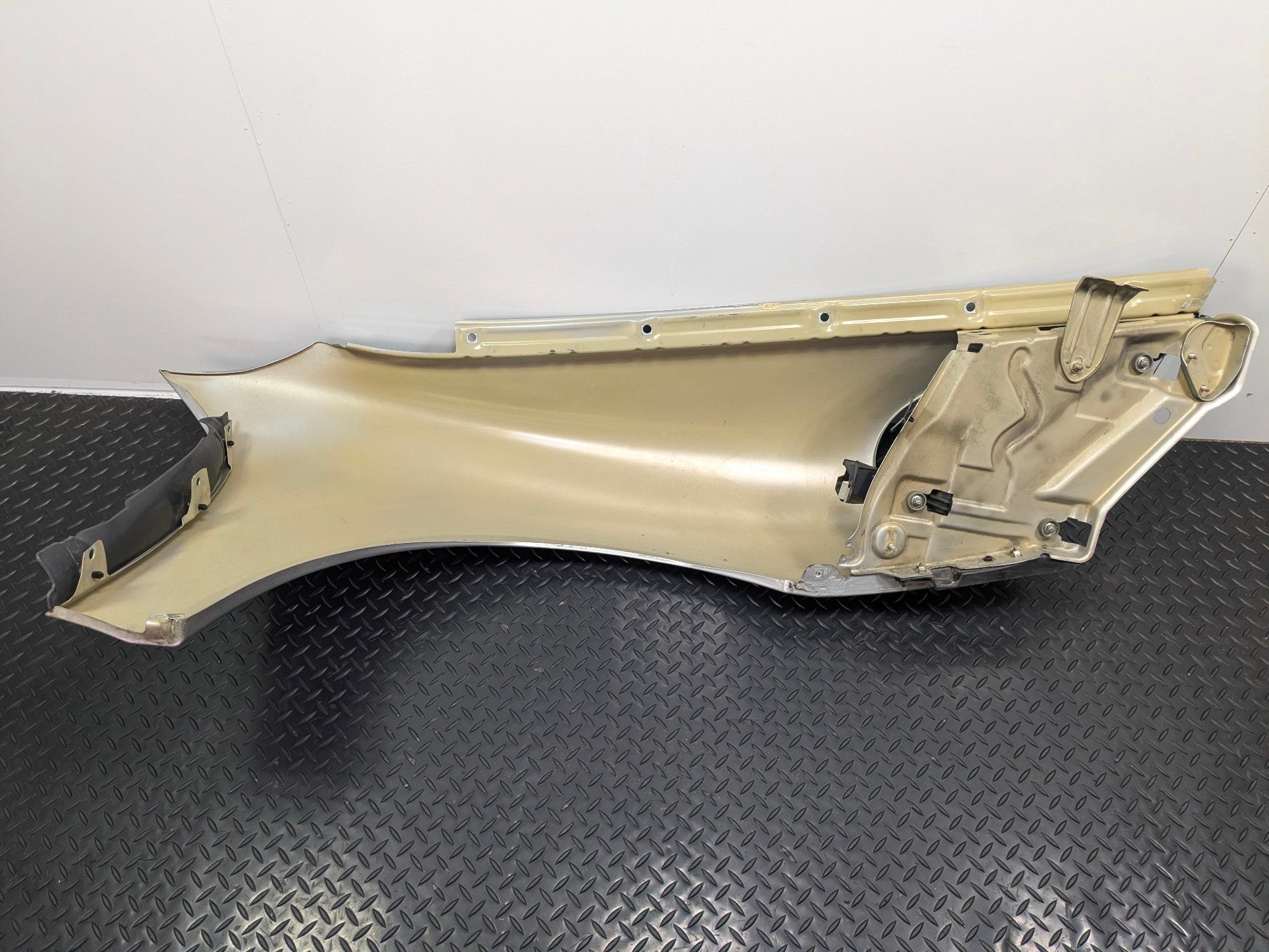 2006 - 2008 OEM PORSCHE CAYMAN FRONT LEFT DRIVER SIDE FENDER COVER PANEL