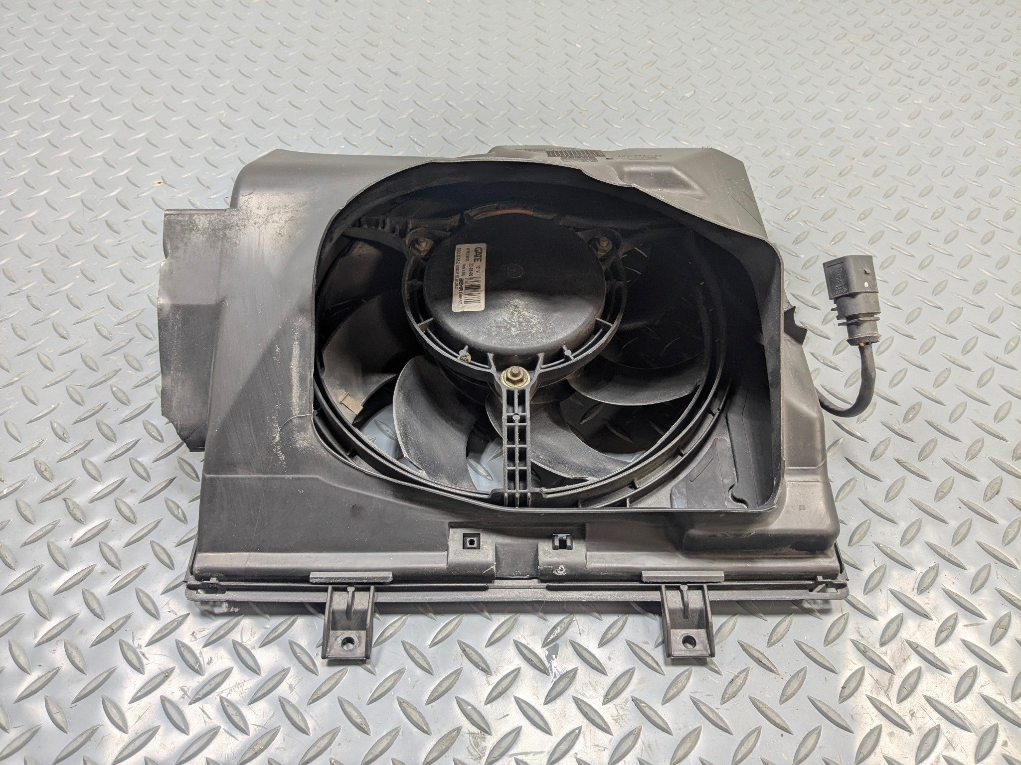 06 - 08 OEM PORSCHE CAYMAN RIGHT SIDE ELECTRIC COOLING MOTOR FAN ASSEMBLY