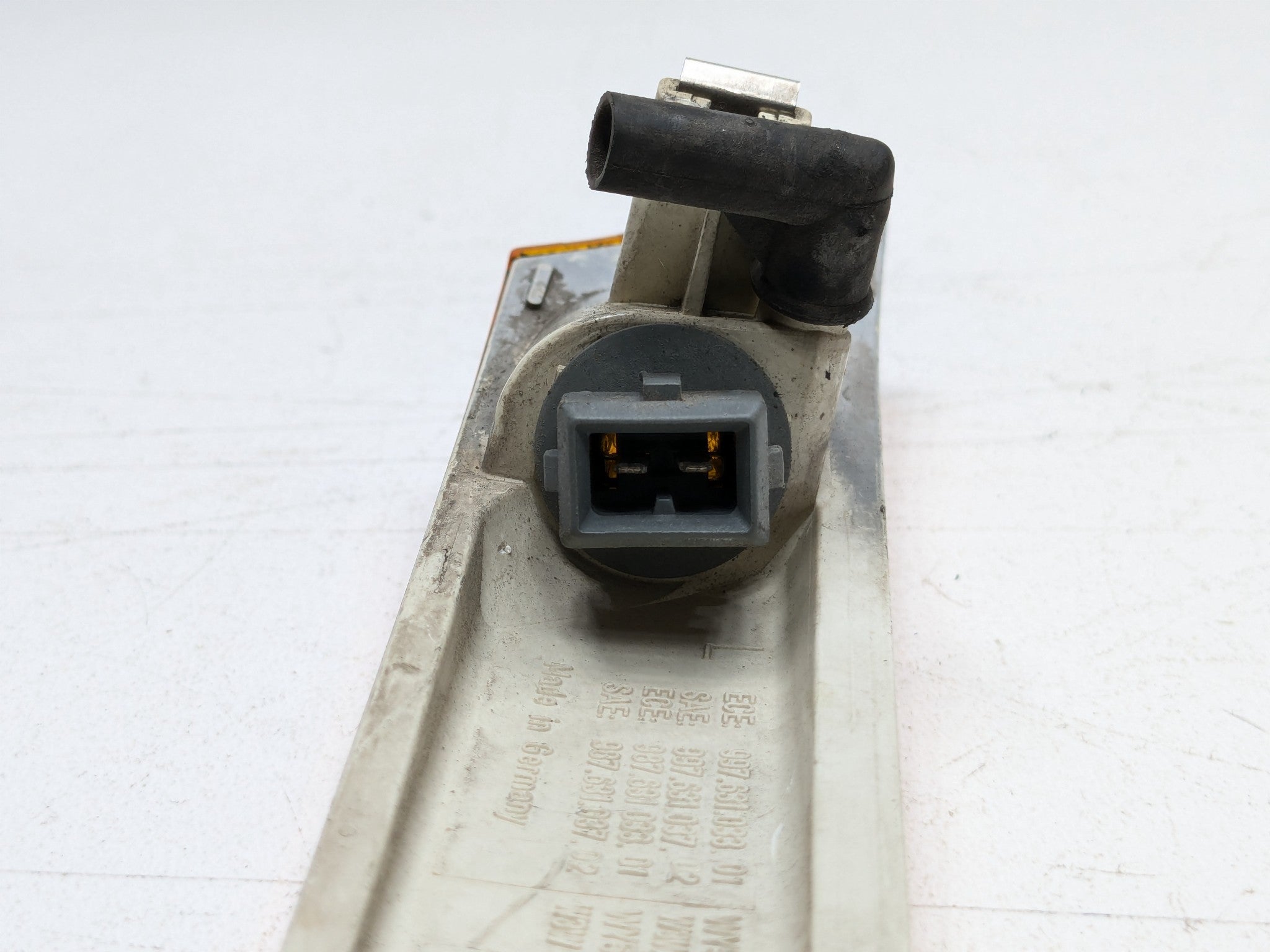 2006 - 2008 OEM PORSCHE CAYMAN FRONT LEFT DRIVER SIDE TURN SIGNAL MARKER LIGHT