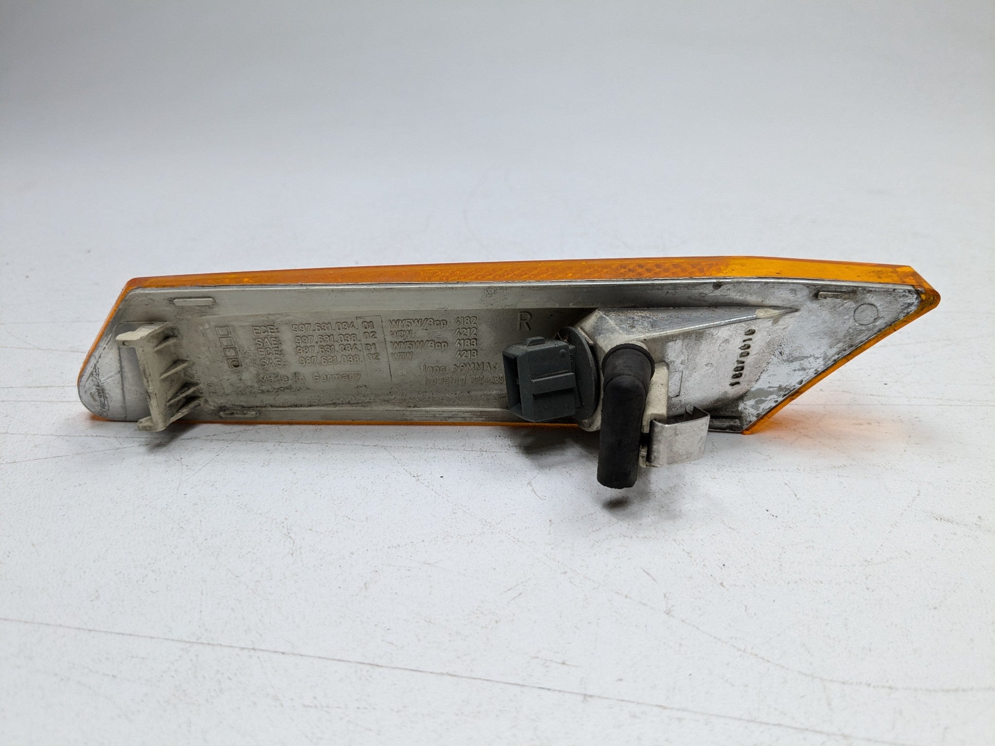 06 - 08 OEM PORSCHE CAYMAN FRONT RIGHT PASSENGER SIDE TURN SIGNAL MARKER LIGHT