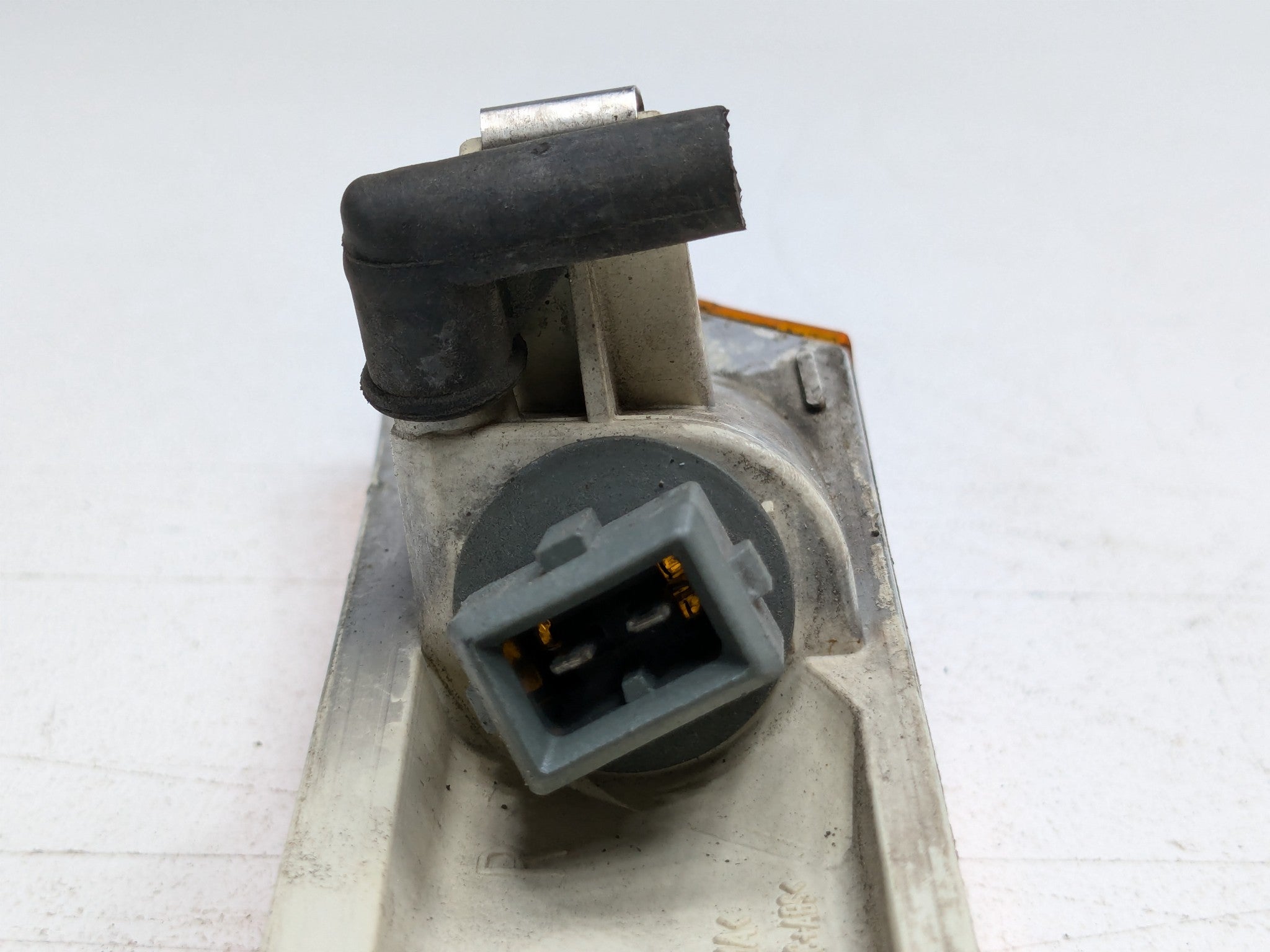 06 - 08 OEM PORSCHE CAYMAN FRONT RIGHT PASSENGER SIDE TURN SIGNAL MARKER LIGHT