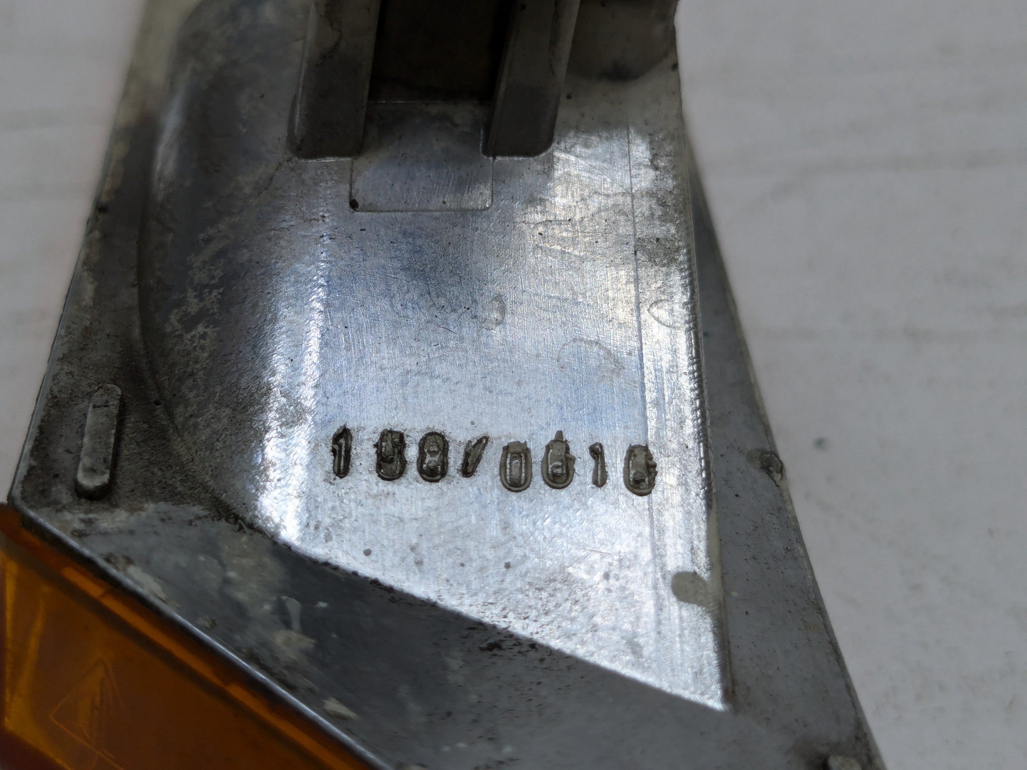 06 - 08 OEM PORSCHE CAYMAN FRONT RIGHT PASSENGER SIDE TURN SIGNAL MARKER LIGHT