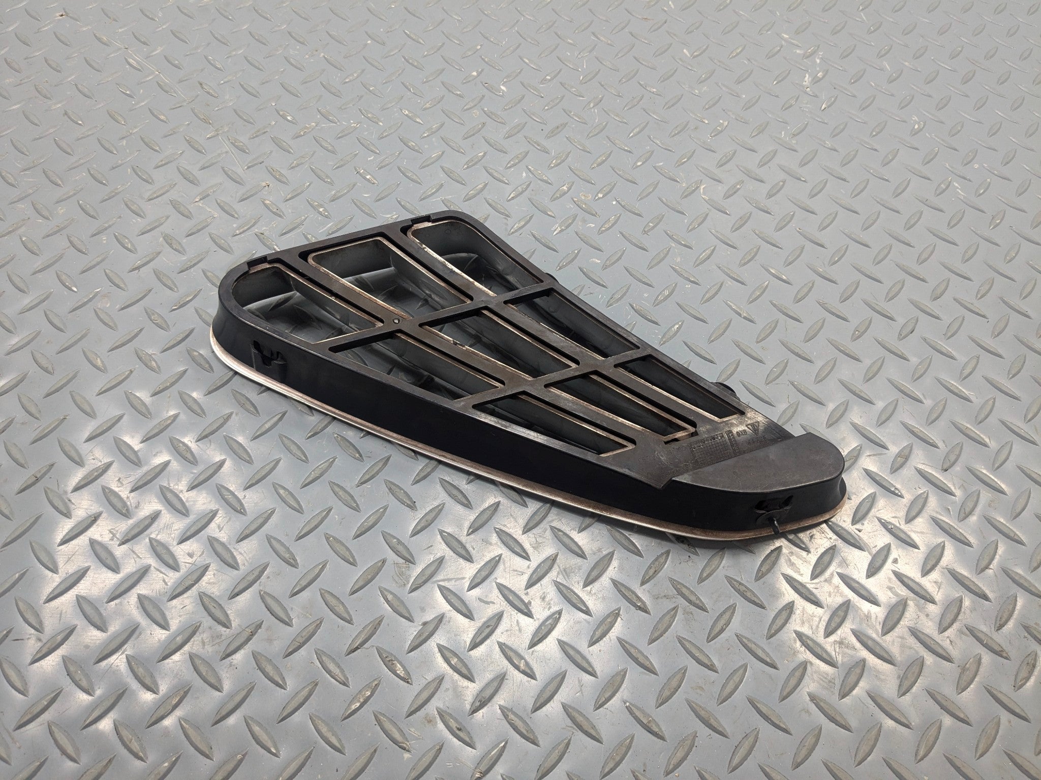 2006 - 2008 OEM PORSCHE CAYMAN AIR VENTILATION GRILLE LEFT SIDE FENDER MOUNTED