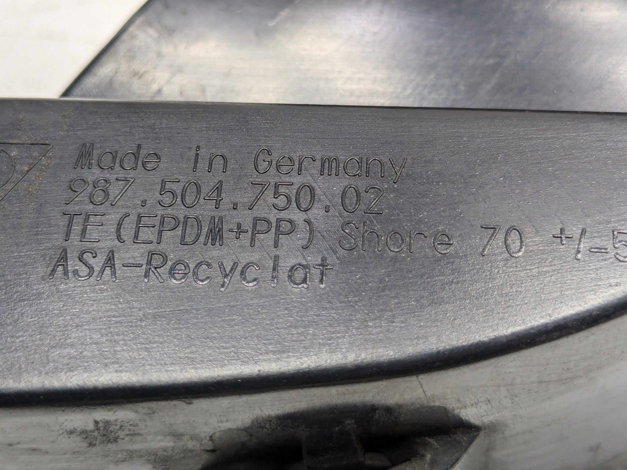 2006 - 2008 OEM PORSCHE CAYMAN AIR VENTILATION GRILLE RIGHT SIDE FENDER MOUNTED