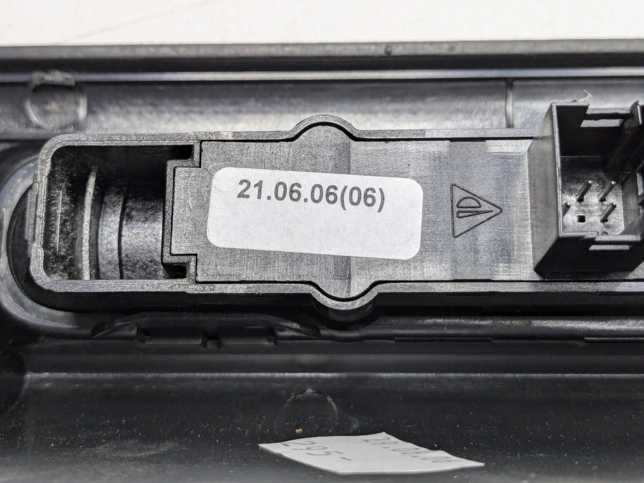 06 - 08 OEM PORSCHE CAYMAN LEFT DOOR SILL TRIM WITH HOOD TRUNK RELEASE SWITCH