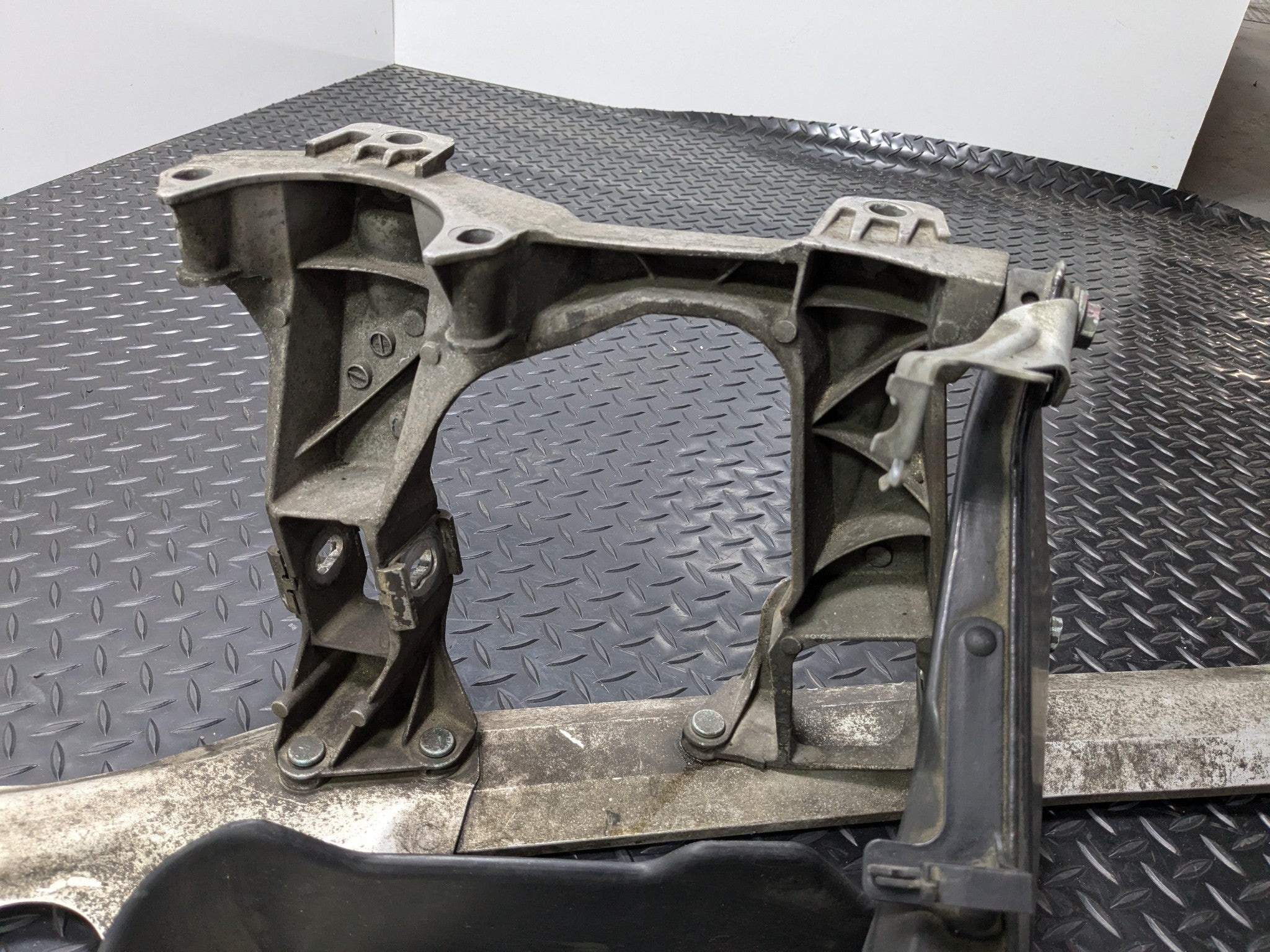 2006 - 2008 OEM PORSCHE CAYMAN ENGINE REAR SUBFRAME CROSSMEMBER K-FRAME