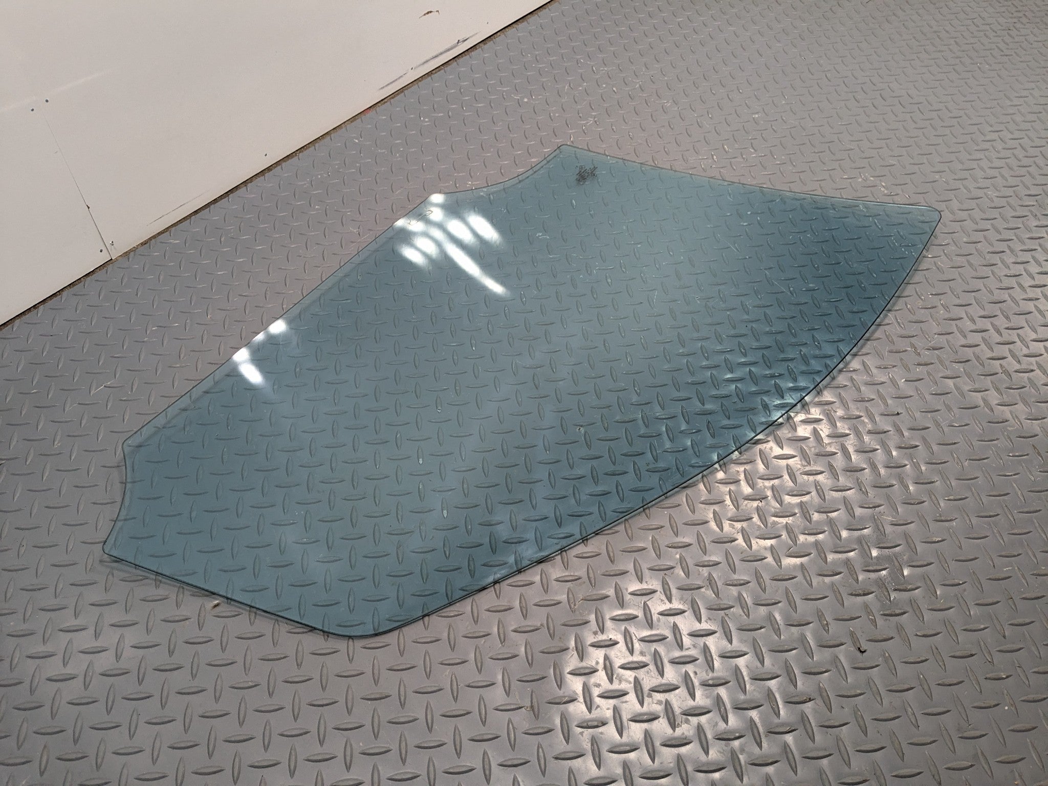 2009 - 2011 OEM MERCEDES-BENZ ML63 FRONT LEFT DRIVER SIDE DOOR WINDOW AUTO GLASS