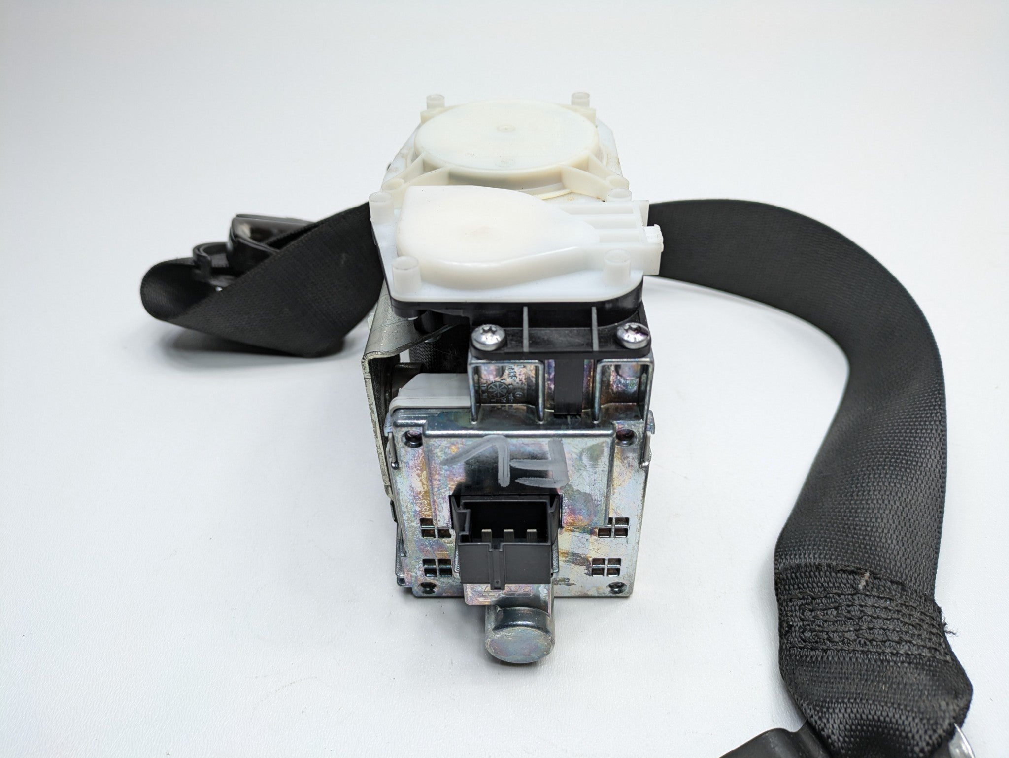 2009 - 2011 OEM MERCEDES-BENZ ML63 FRONT LEFT DRIVER SIDE SEAT BELT RETRACTOR