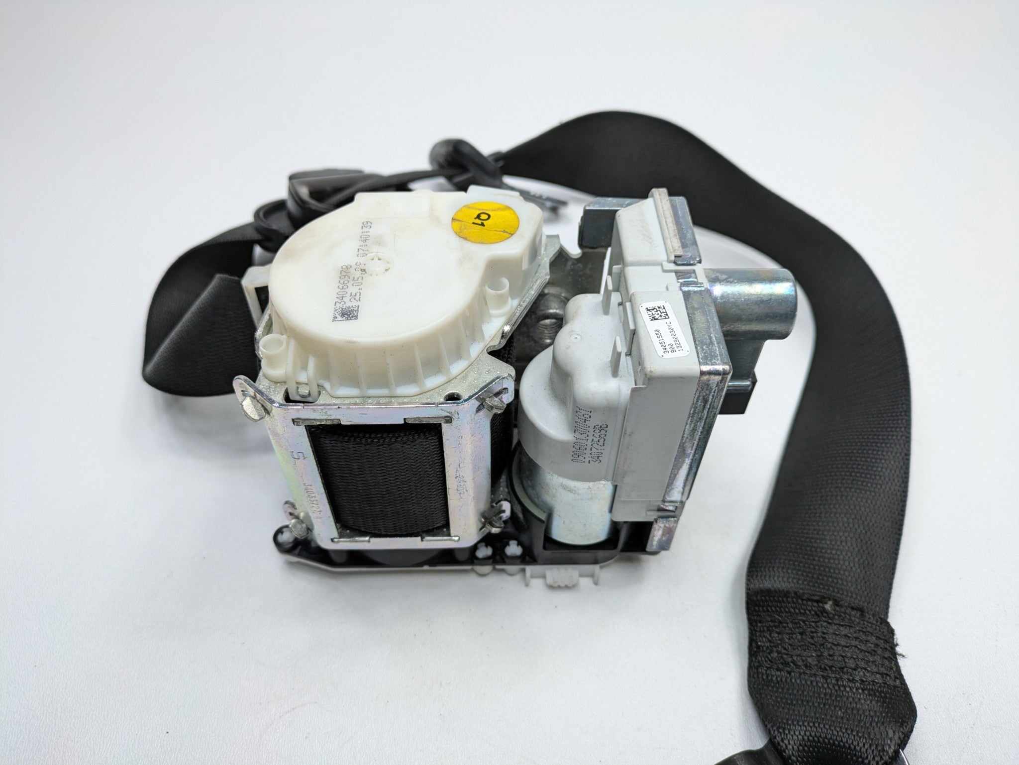 2009 - 2011 OEM MERCEDES-BENZ ML63 FRONT LEFT DRIVER SIDE SEAT BELT RETRACTOR
