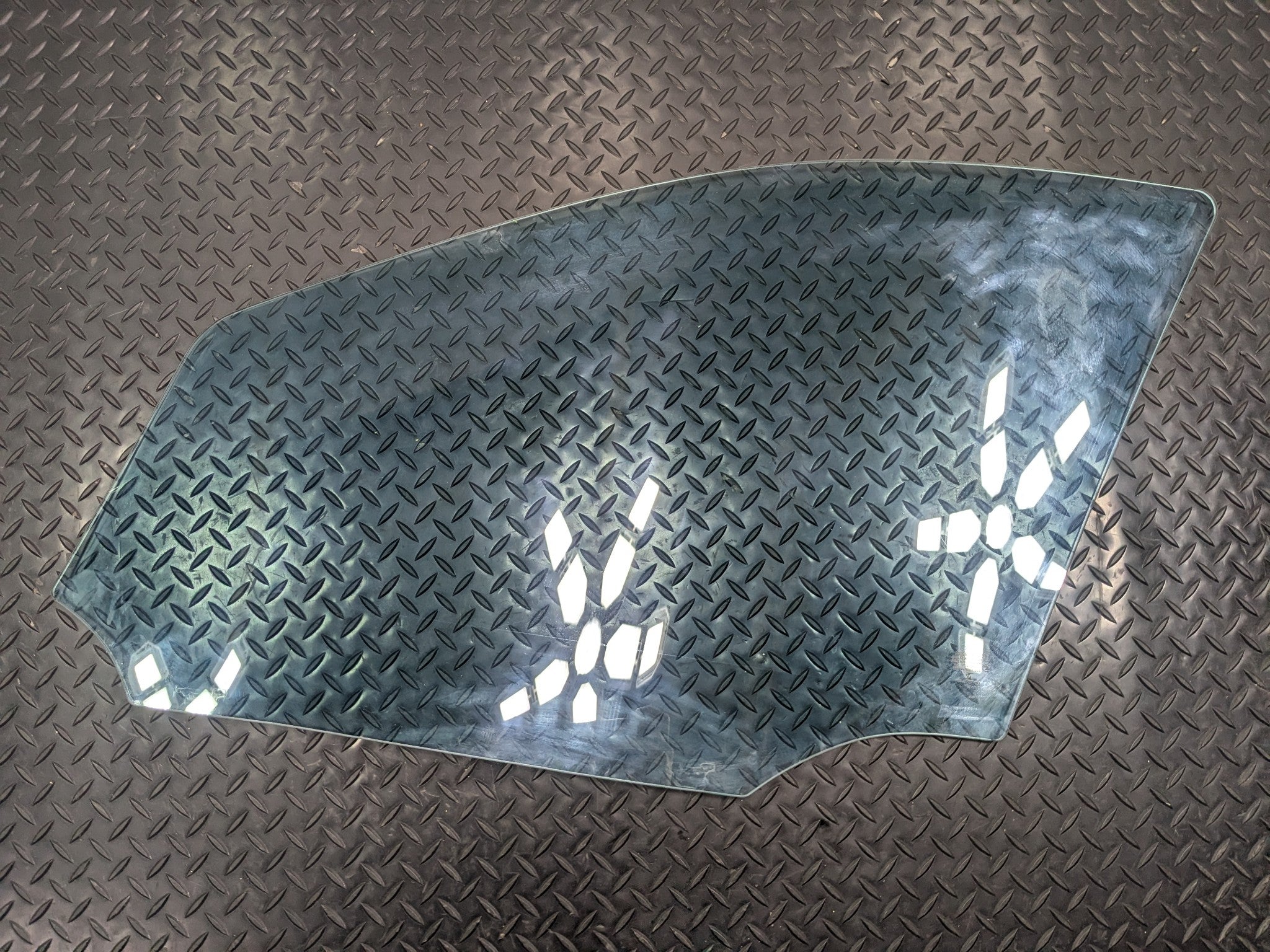 2009 - 2011 OEM MERCEDES-BENZ ML63 FRONT RIGHT SIDE DOOR WINDOW AUTO GLASS