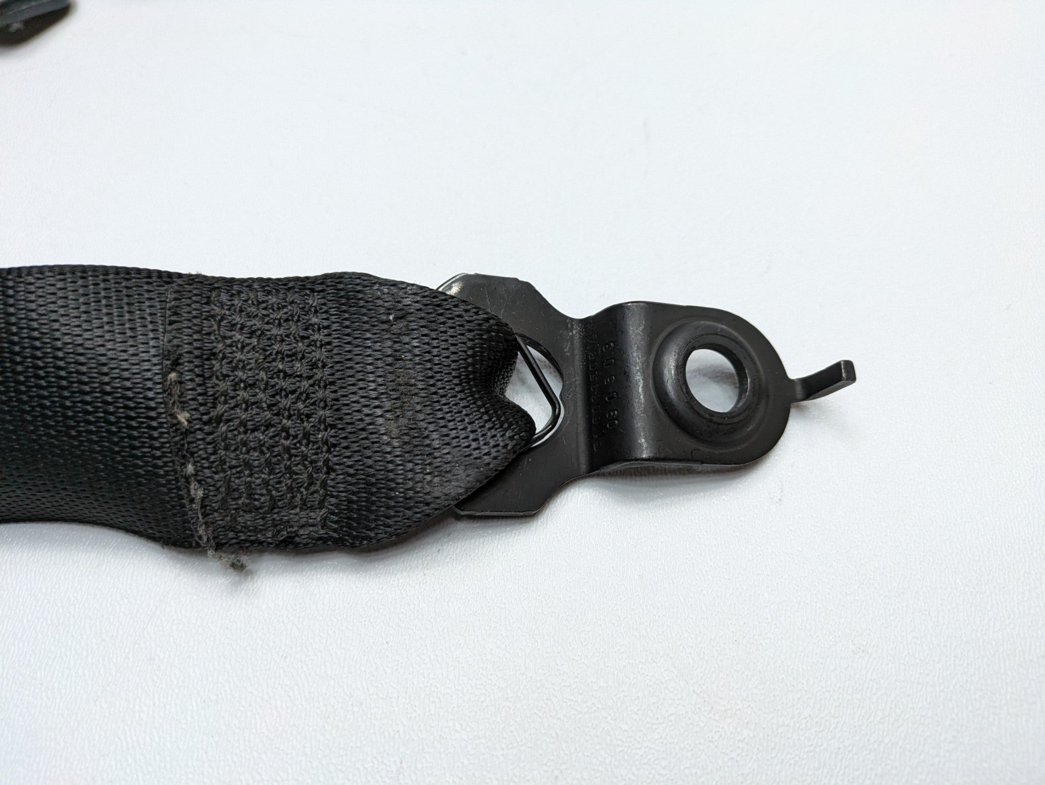 2009 - 2011 OEM MERCEDES-BENZ ML63 FRONT RIGHT SIDE SEAT BELT RETRACTOR