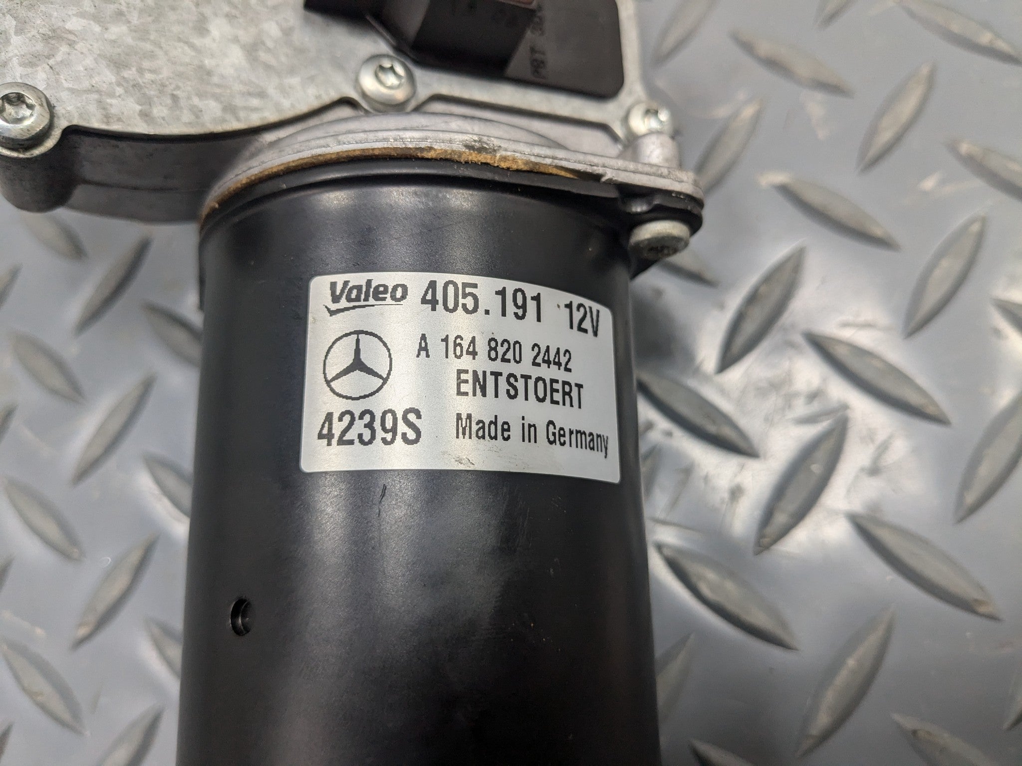 2009 - 2011 OEM MERCEDES-BENZ ML63 FRONT GLASS WINDSHIELD WIPER MOTOR