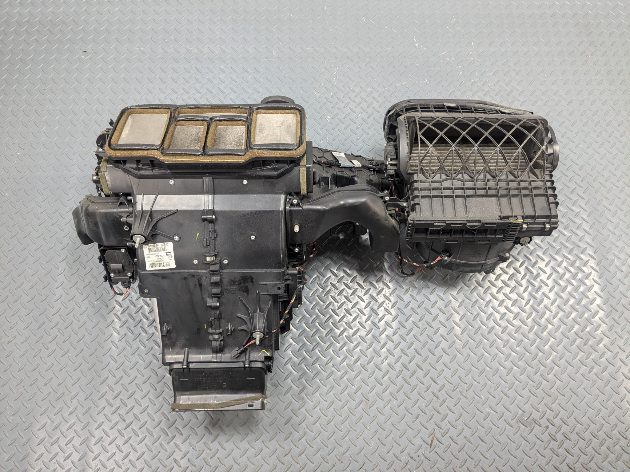 2009 - 2011 OEM MERCEDES-BENZ ML63 FRONT HEATER CORE WITH HOUSING ASSEMBLY