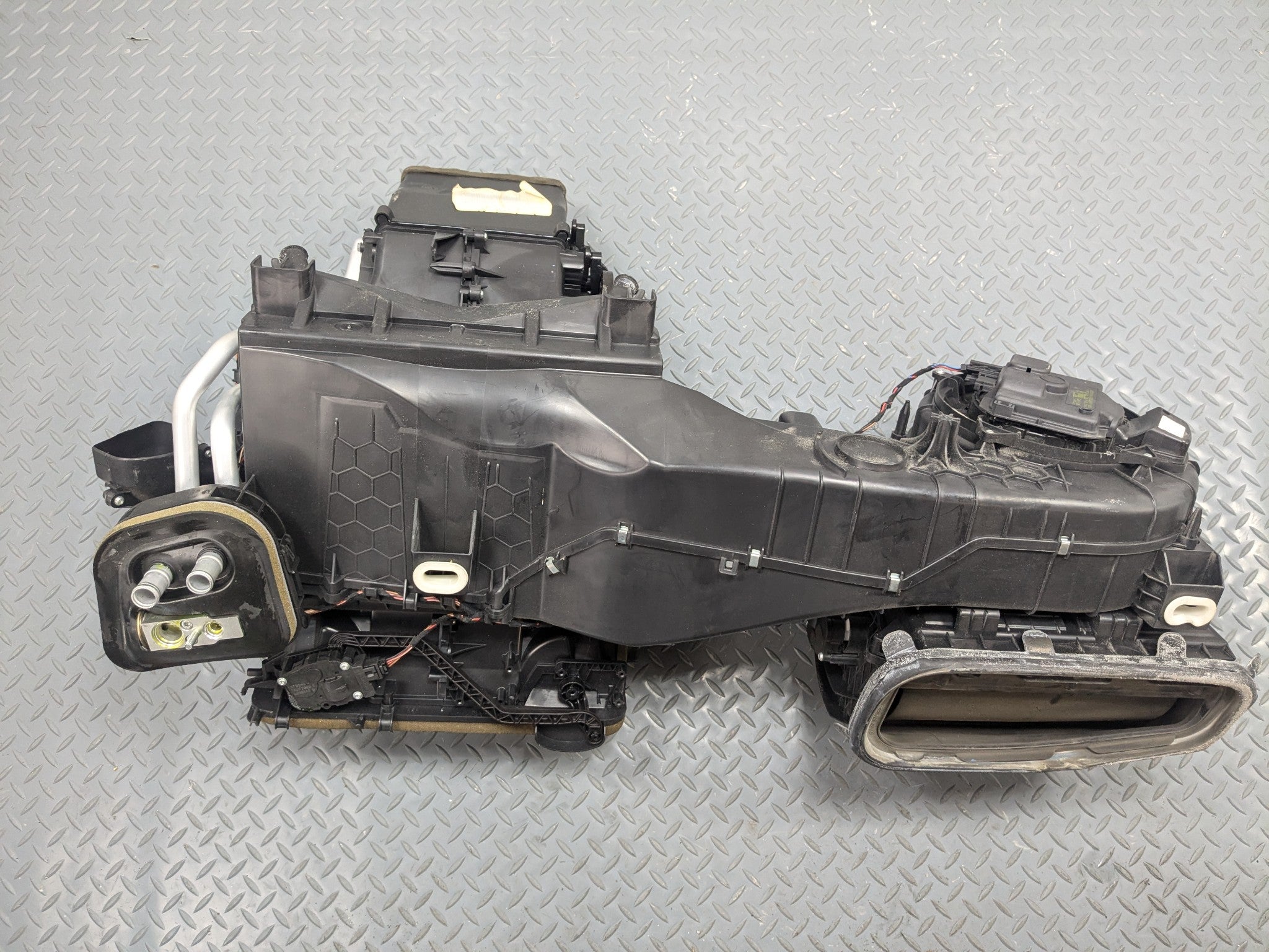 2009 - 2011 OEM MERCEDES-BENZ ML63 FRONT HEATER CORE WITH HOUSING ASSEMBLY