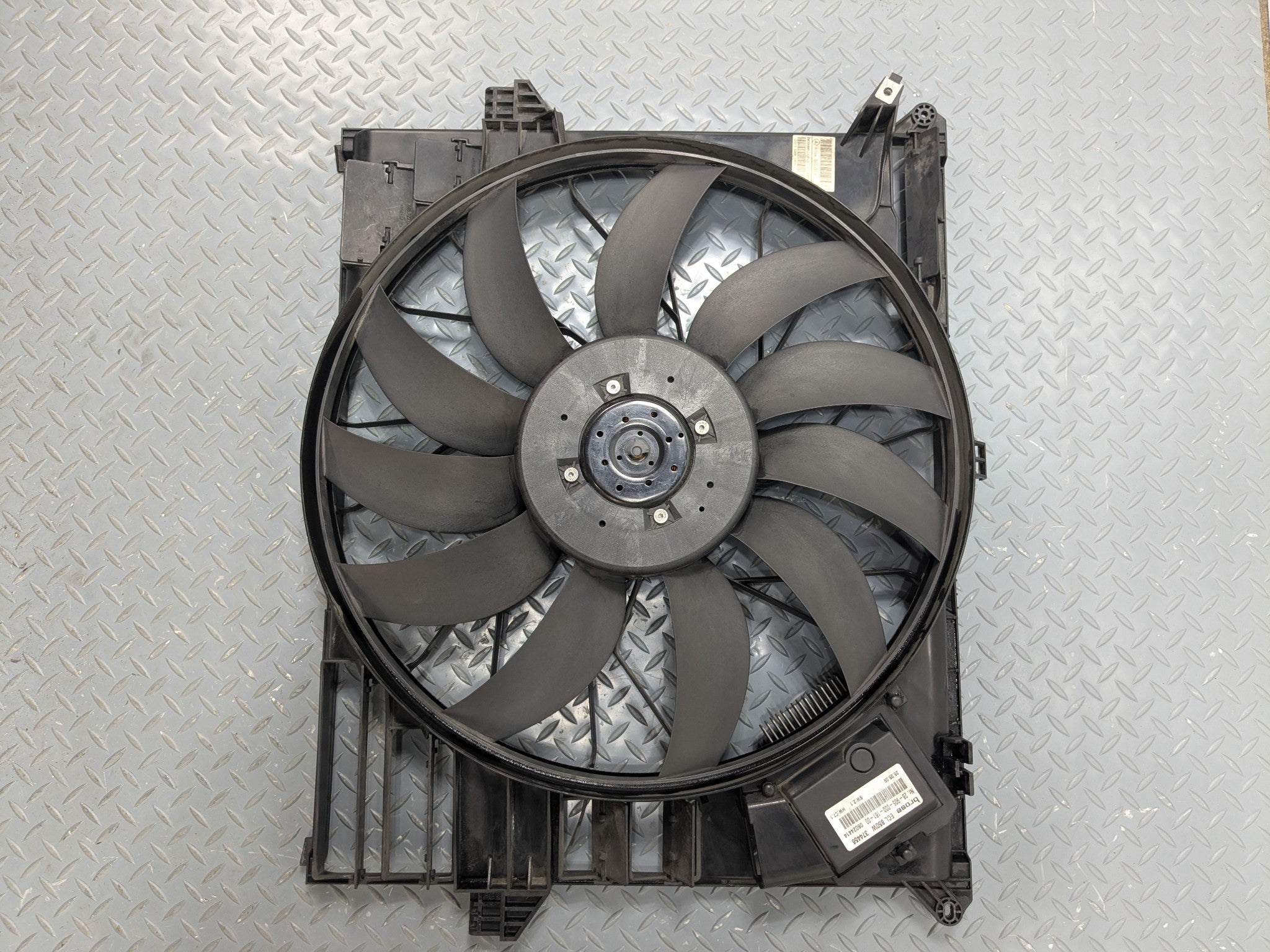 2009 - 2011 OEM MERCEDES-BENZ ML63 ENGINE RADIATOR COOLING FAN MOTOR