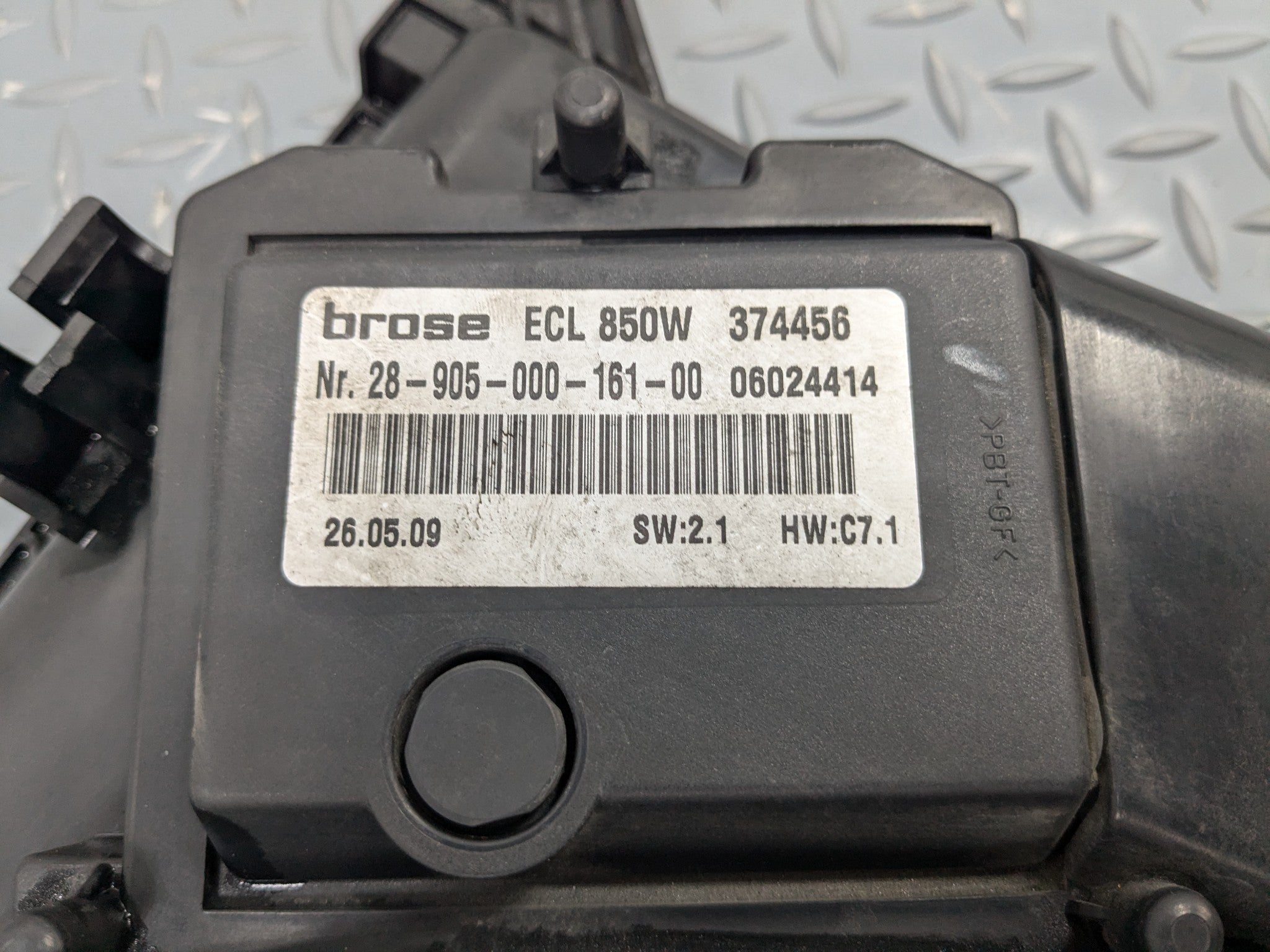 2009 - 2011 OEM MERCEDES-BENZ ML63 ENGINE RADIATOR COOLING FAN MOTOR
