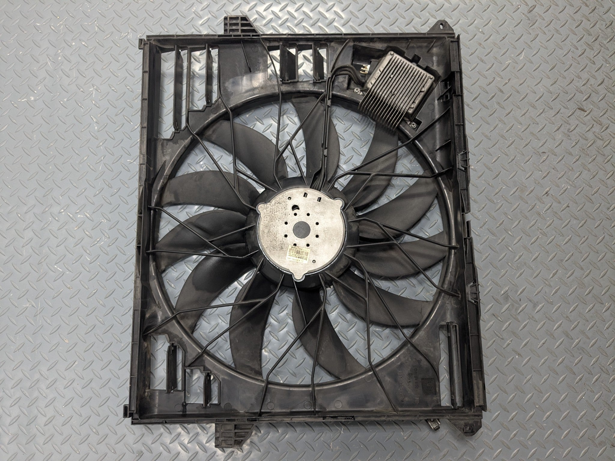 2009 - 2011 OEM MERCEDES-BENZ ML63 ENGINE RADIATOR COOLING FAN MOTOR