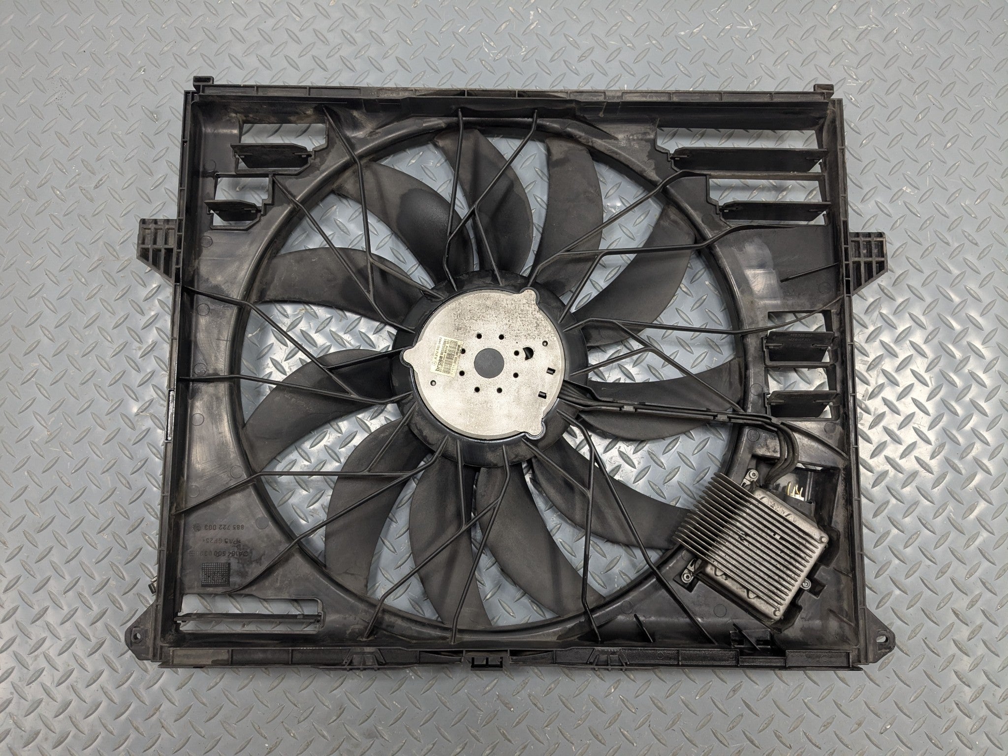 2009 - 2011 OEM MERCEDES-BENZ ML63 ENGINE RADIATOR COOLING FAN MOTOR