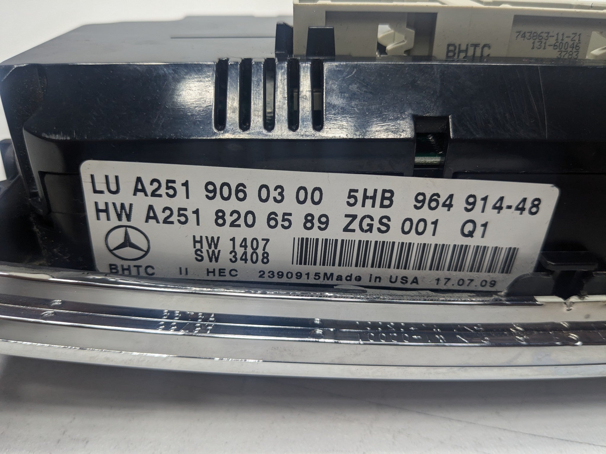 2009 - 2011 OEM MERCEDES-BENZ ML63 FRONT AC CLIMATE CONTROL SWITCH WITH BEZEL