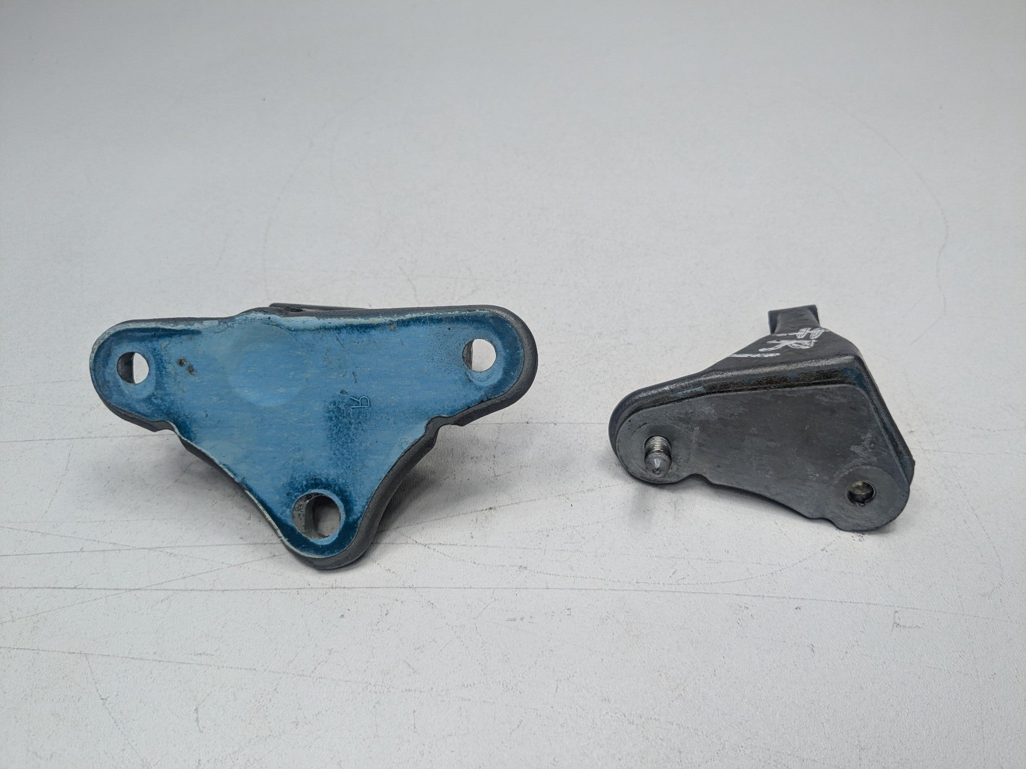 2009 - 2011 OEM MERCEDES-BENZ ML63 FRONT RIGHT PASSENGER SIDE DOOR HINGE