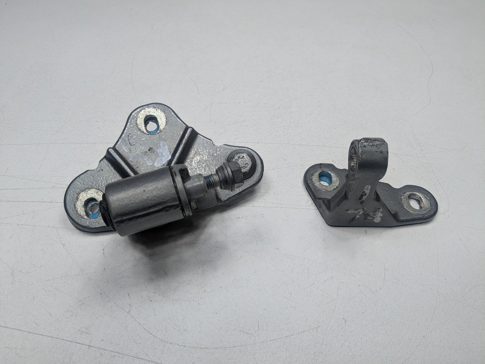 2009 - 2011 OEM MERCEDES-BENZ ML63 FRONT LEFT DRIVER SIDE DOOR HINGE