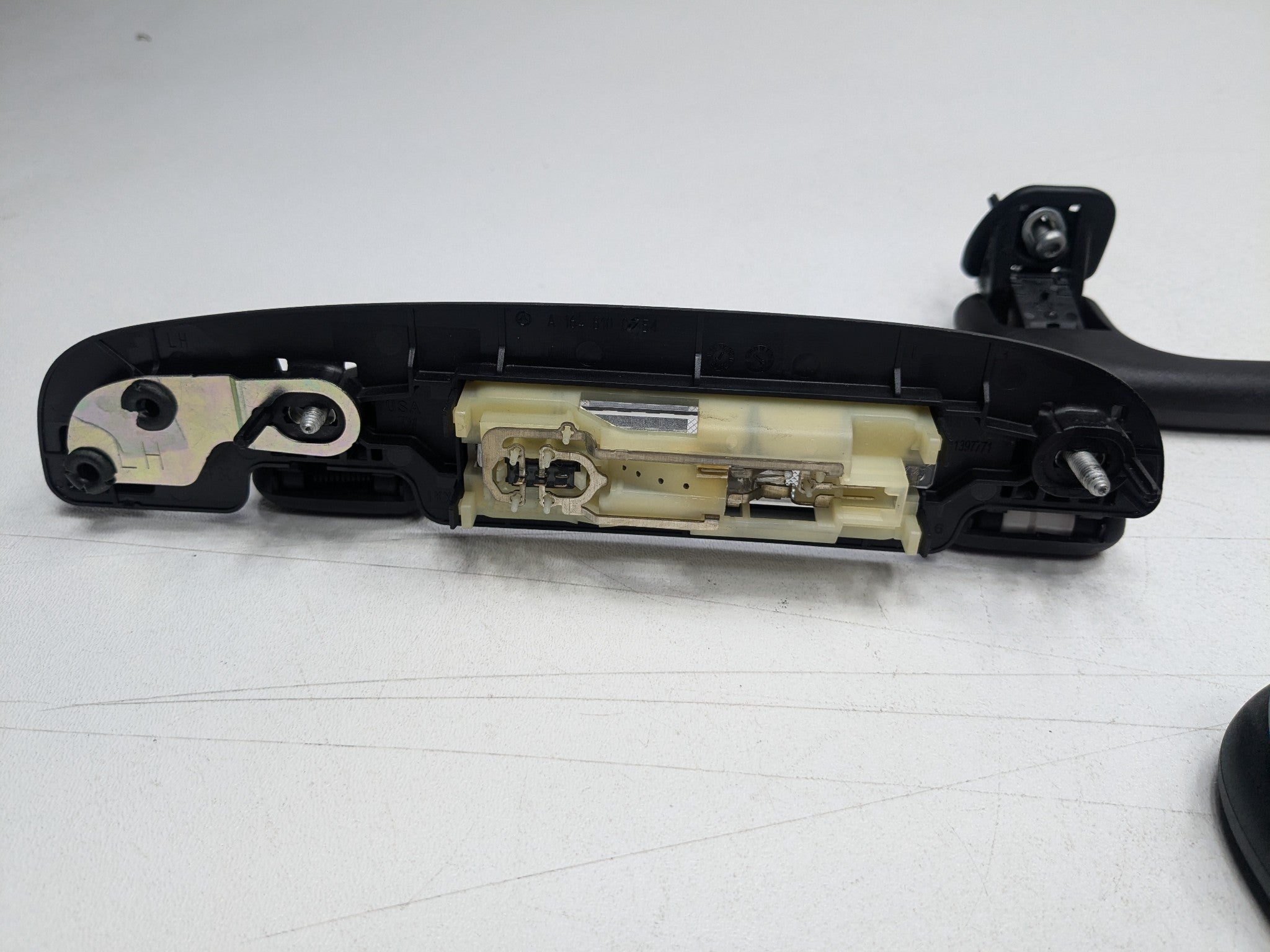 2009 - 2011 OEM MERCEDES-BENZ ML63 FRONT AND REAR INTERIOR ROOF GRAB BAR SET