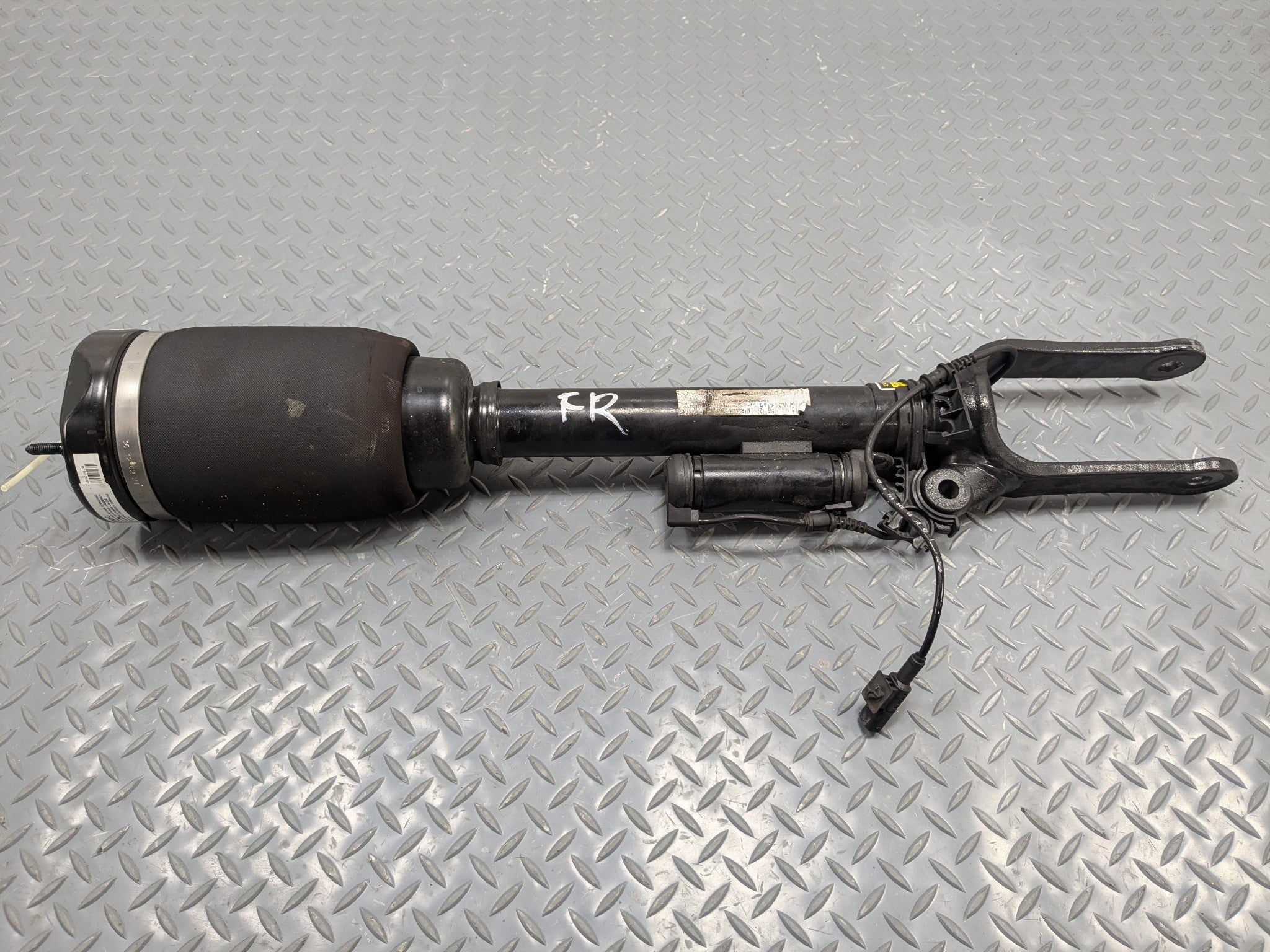 2009 - 2011 OEM MERCEDES-BENZ ML63 FRONT RIGHT SIDE STRUT AIR SHOCK ASSEMBLY