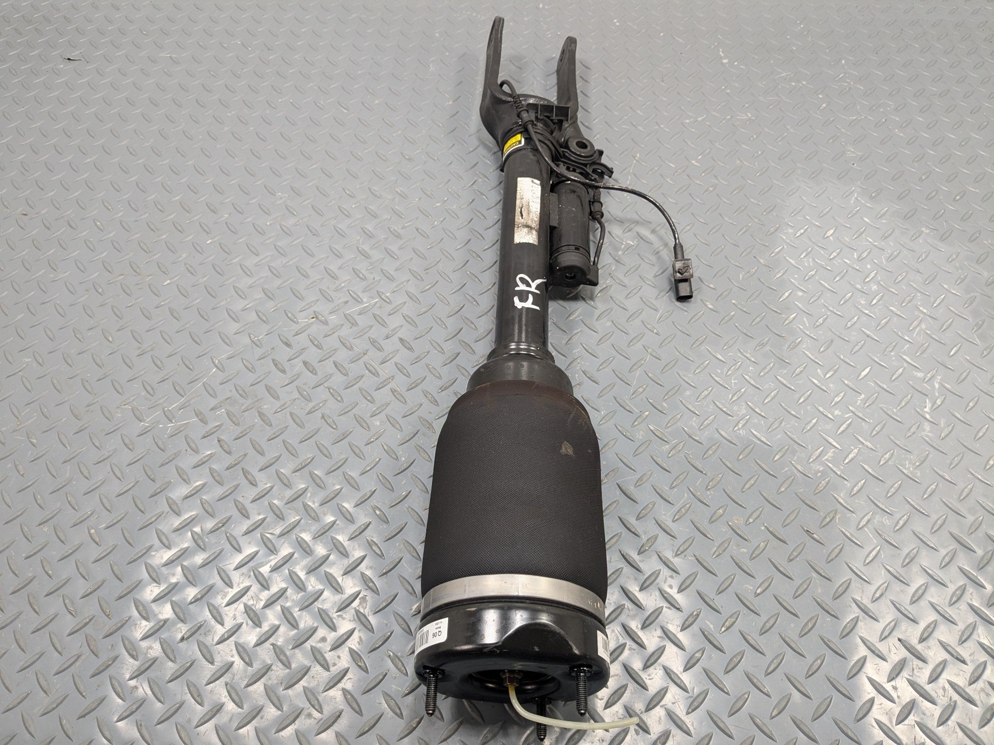 2009 - 2011 OEM MERCEDES-BENZ ML63 FRONT RIGHT SIDE STRUT AIR SHOCK ASSEMBLY