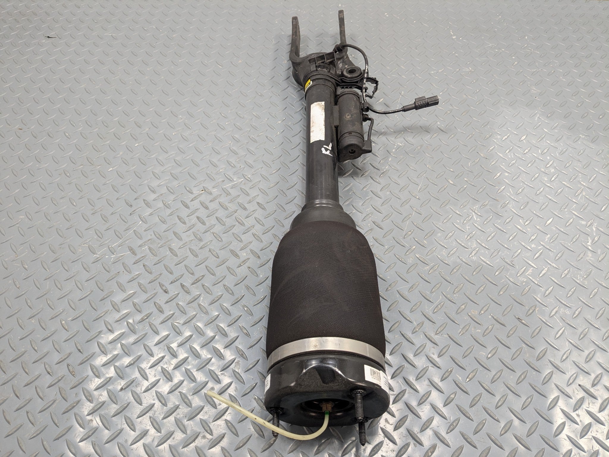 2009 - 2011 OEM MERCEDES-BENZ ML63 FRONT LEFT SIDE STRUT AIR SHOCK ASSEMBLY