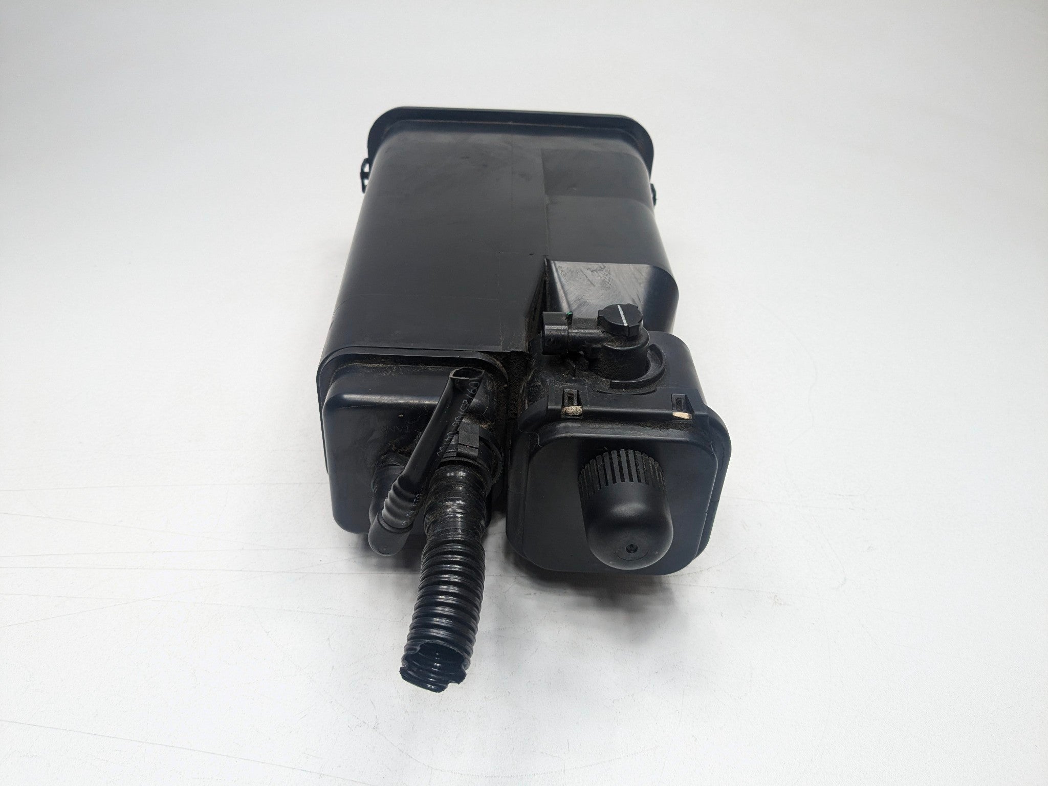 2009 - 2011 OEM MERCEDES-BENZ ML63 FUEL VAPOR EVAPORATOR CANISTER
