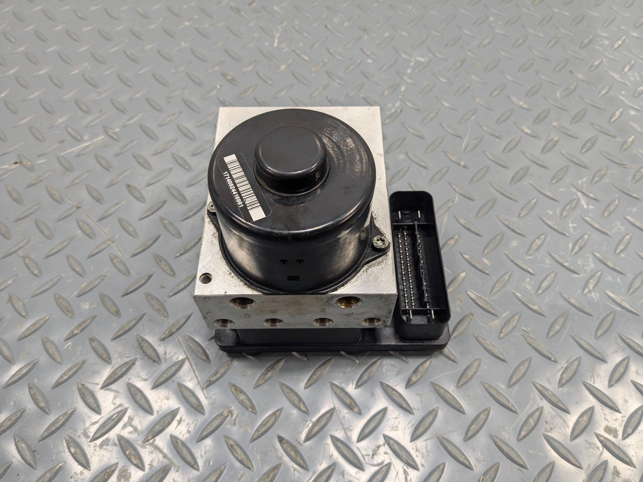 2009 - 2011 OEM MERCEDES-BENZ ML63 ABS ANTI-LOCK BRAKE PUMP CONTROL MODULE