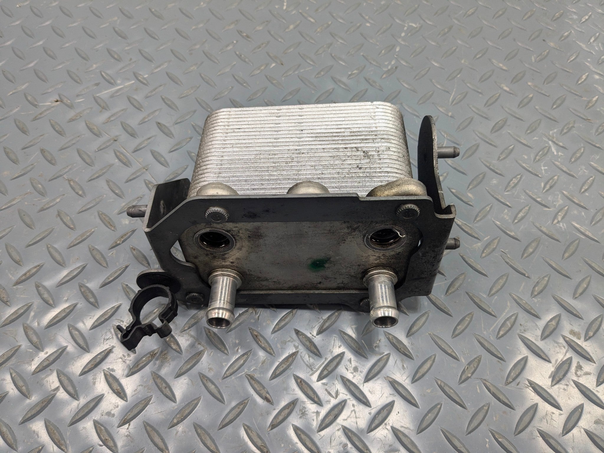 2009 - 2011 OEM MERCEDES-BENZ ML63 ENGINE MOTOR OIL COOLER RADIATOR