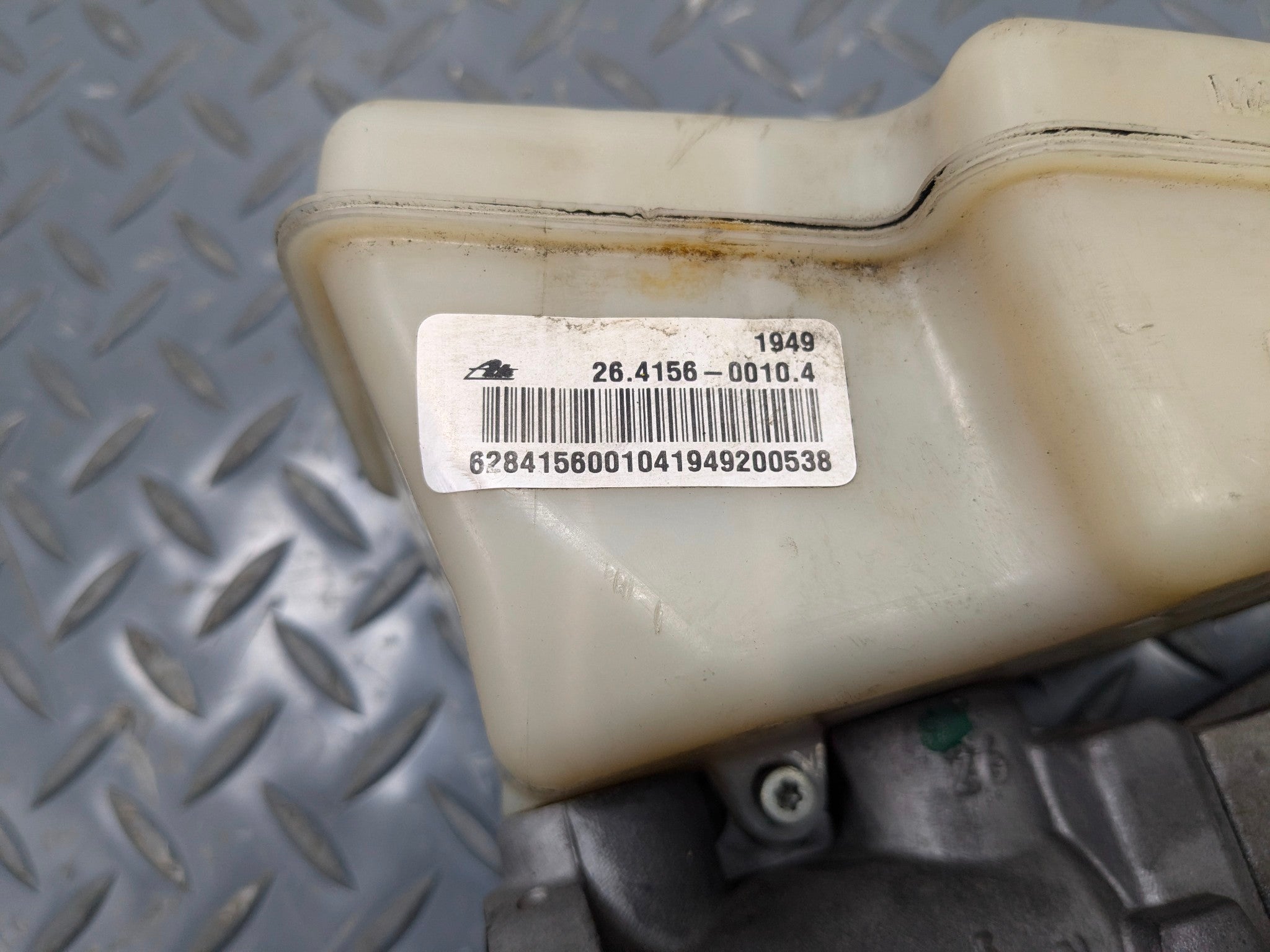 2009 - 2011 OEM MERCEDES-BENZ ML63 BRAKE MASTER CYLINDER WITH RESERVOIR