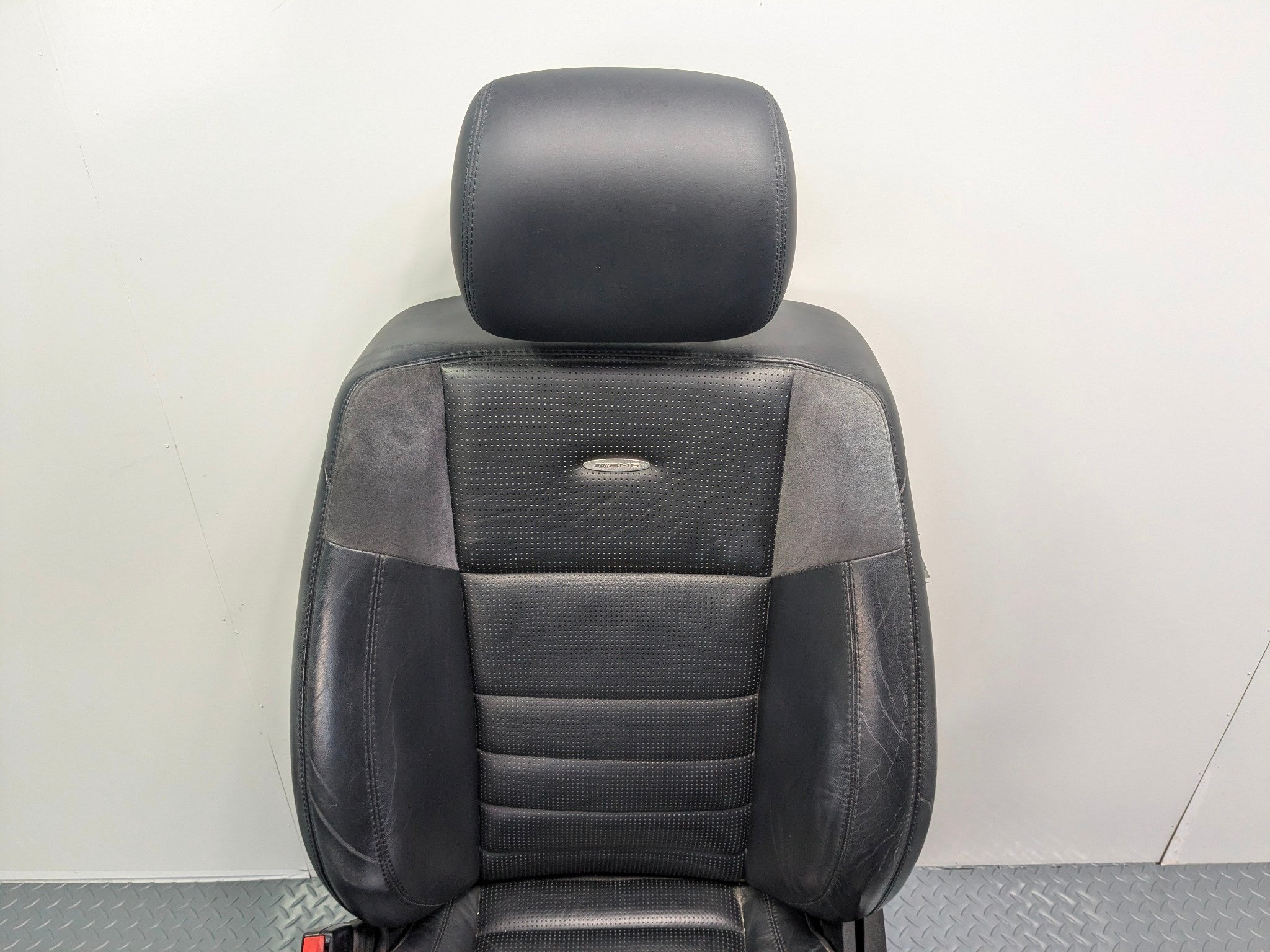 2009 - 2011 OEM MERCEDES-BENZ ML63 FRONT LEFT DRIVER SEAT WITH HEADREST BLACK