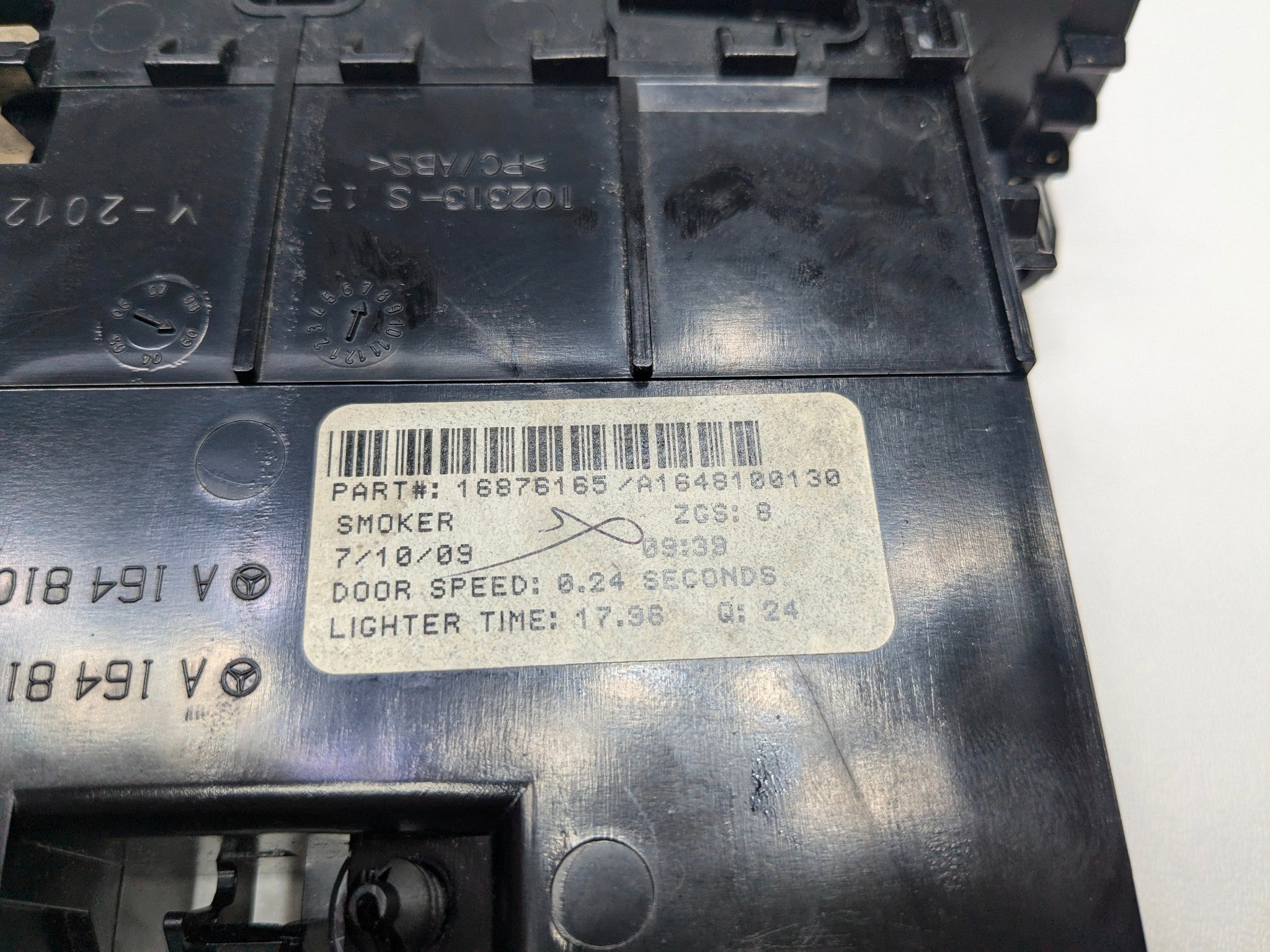 2009 - 2011 OEM MERCEDES-BENZ ML63 CENTER CONSOLE STORAGE ASH TRAY ASHTRAY