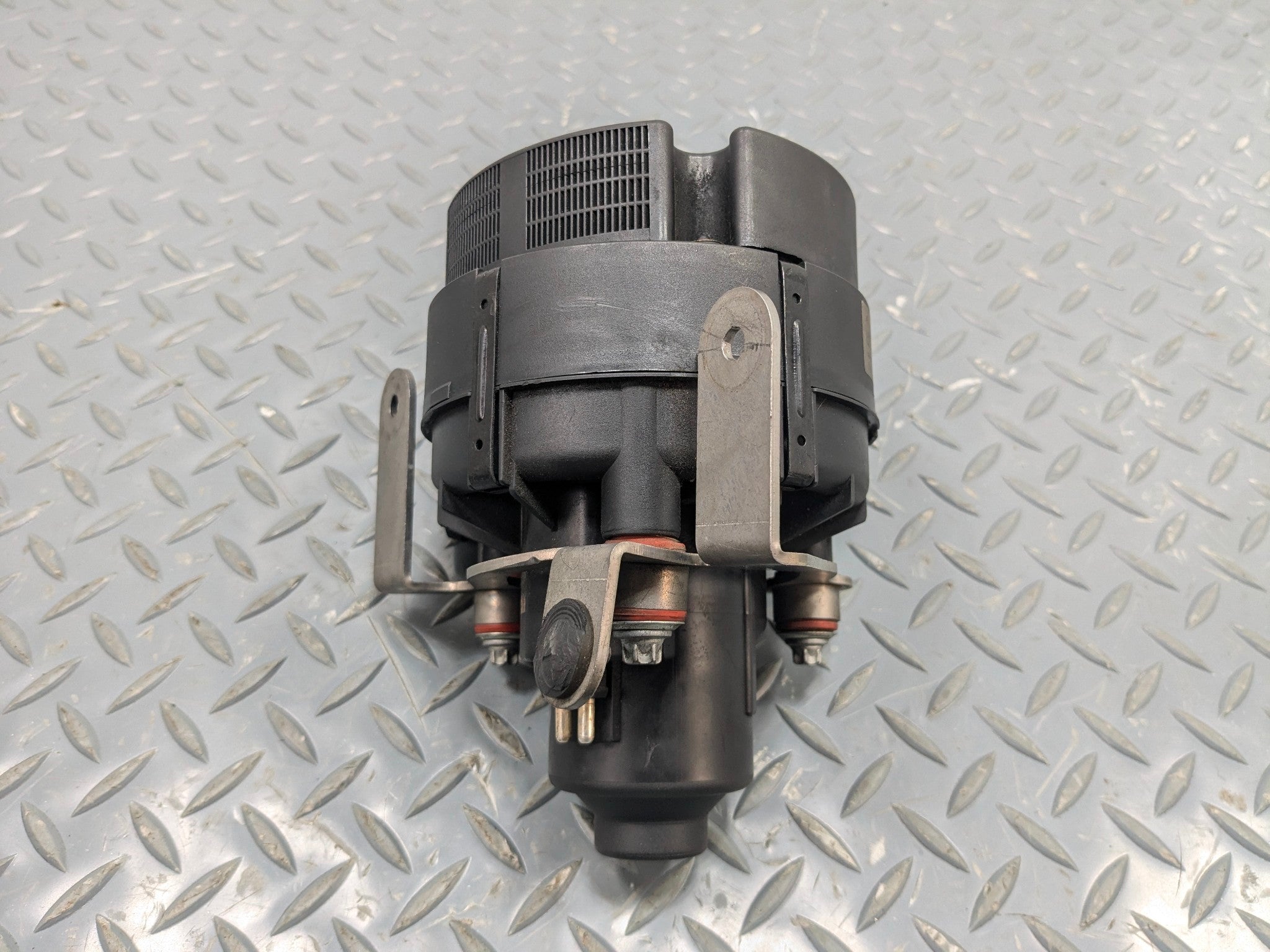 2009 - 2011 OEM MERCEDES-BENZ ML63 AMG SECONDARY AIR INJECTION SMOG PUMP