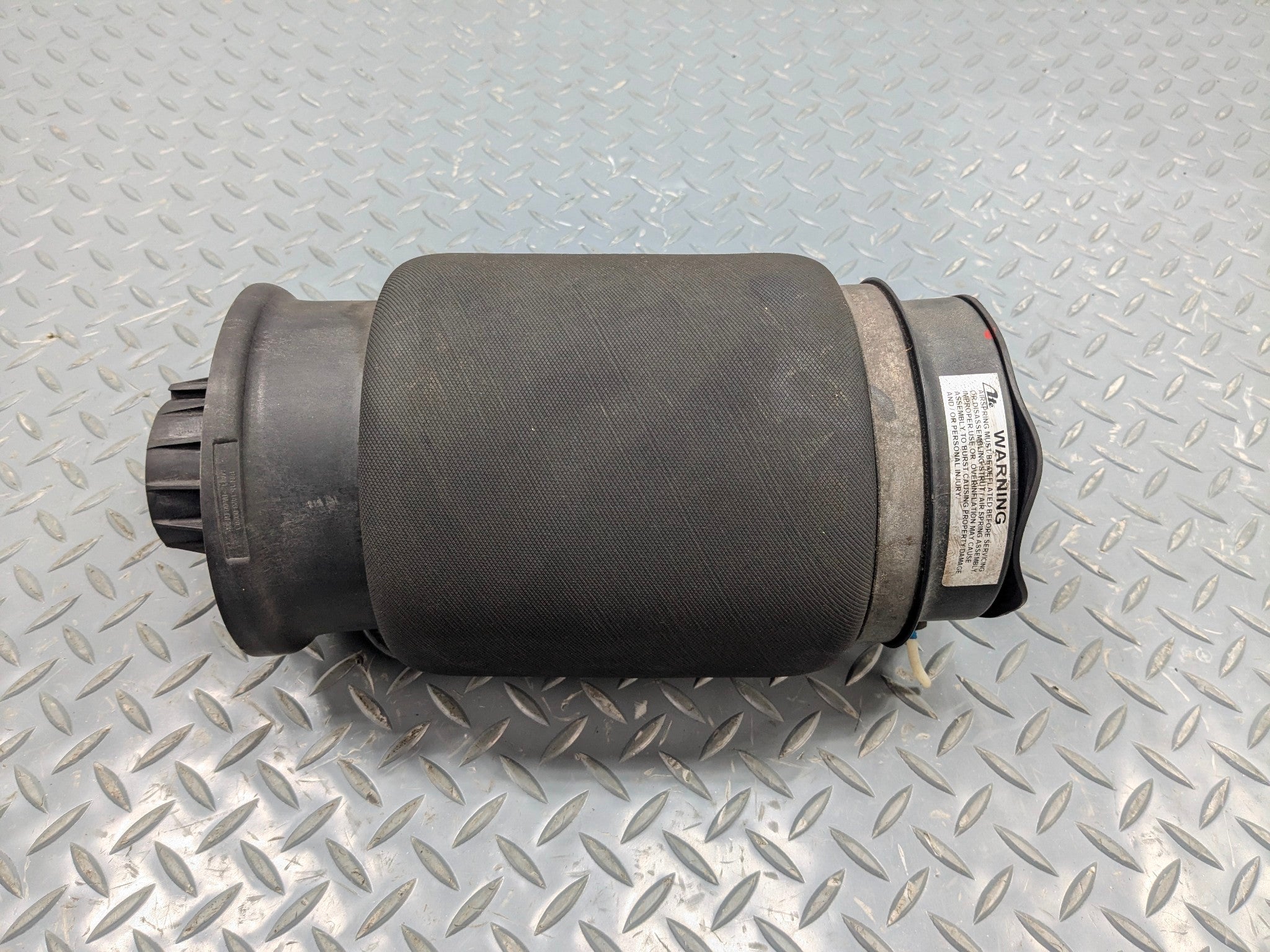 2009 - 11 OEM MERCEDES-BENZ ML63 REAR LEFT AIR SUSPENSION COIL SPRING SHOCK