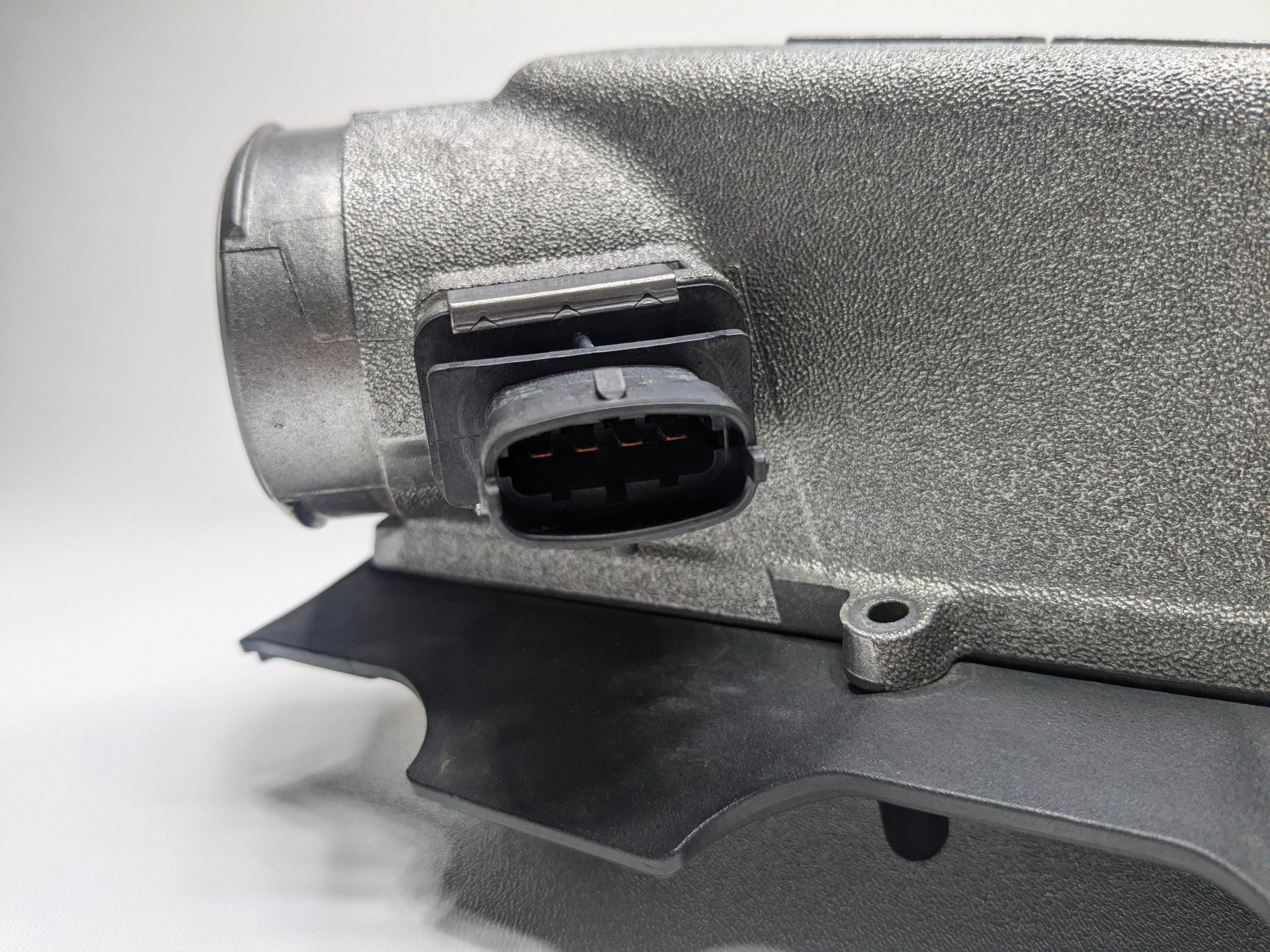 2009 - 2011 OEM MERCEDES-BENZ ML63 LEFT AIR CLEANER FILTER HOUSING BOX