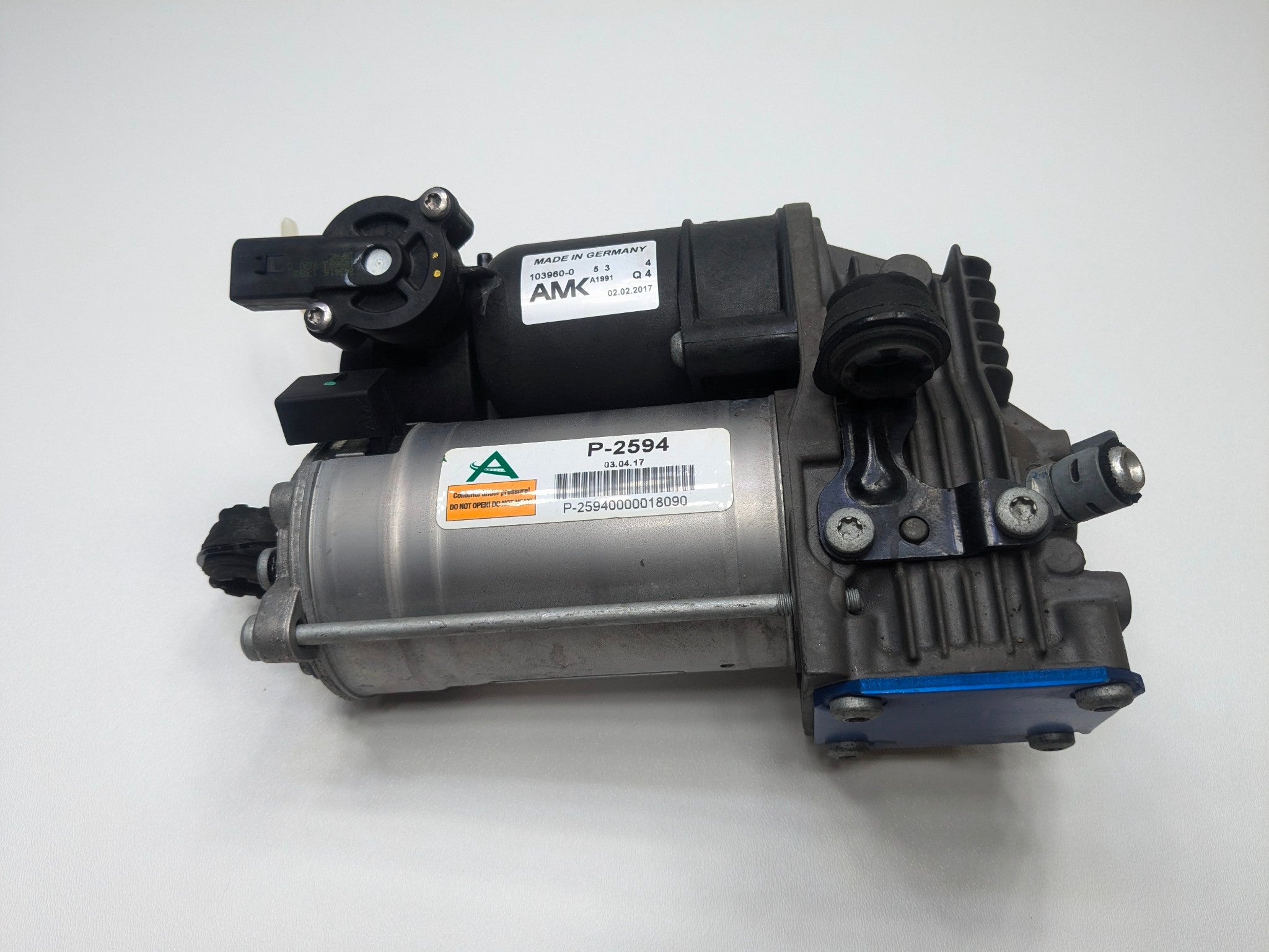 2009 - 2011 OEM MERCEDES-BENZ ML63 AIR RIDE SUSPENSION COMPRESSOR PUMP