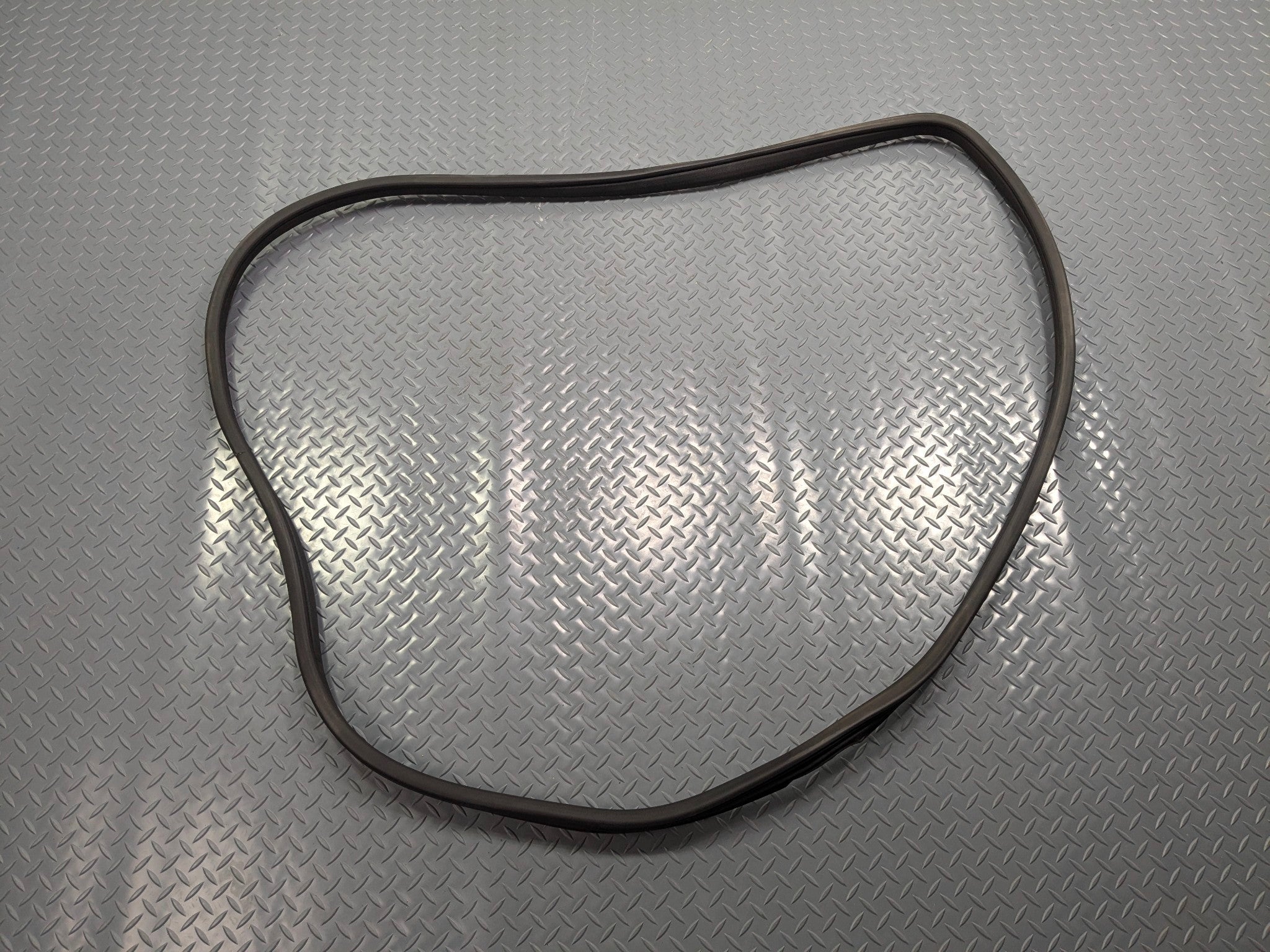 2009 - 2011 OEM MERCEDES-BENZ ML63 FRONT LEFT DOOR SEAL WEATHER STRIPPING RUBBER